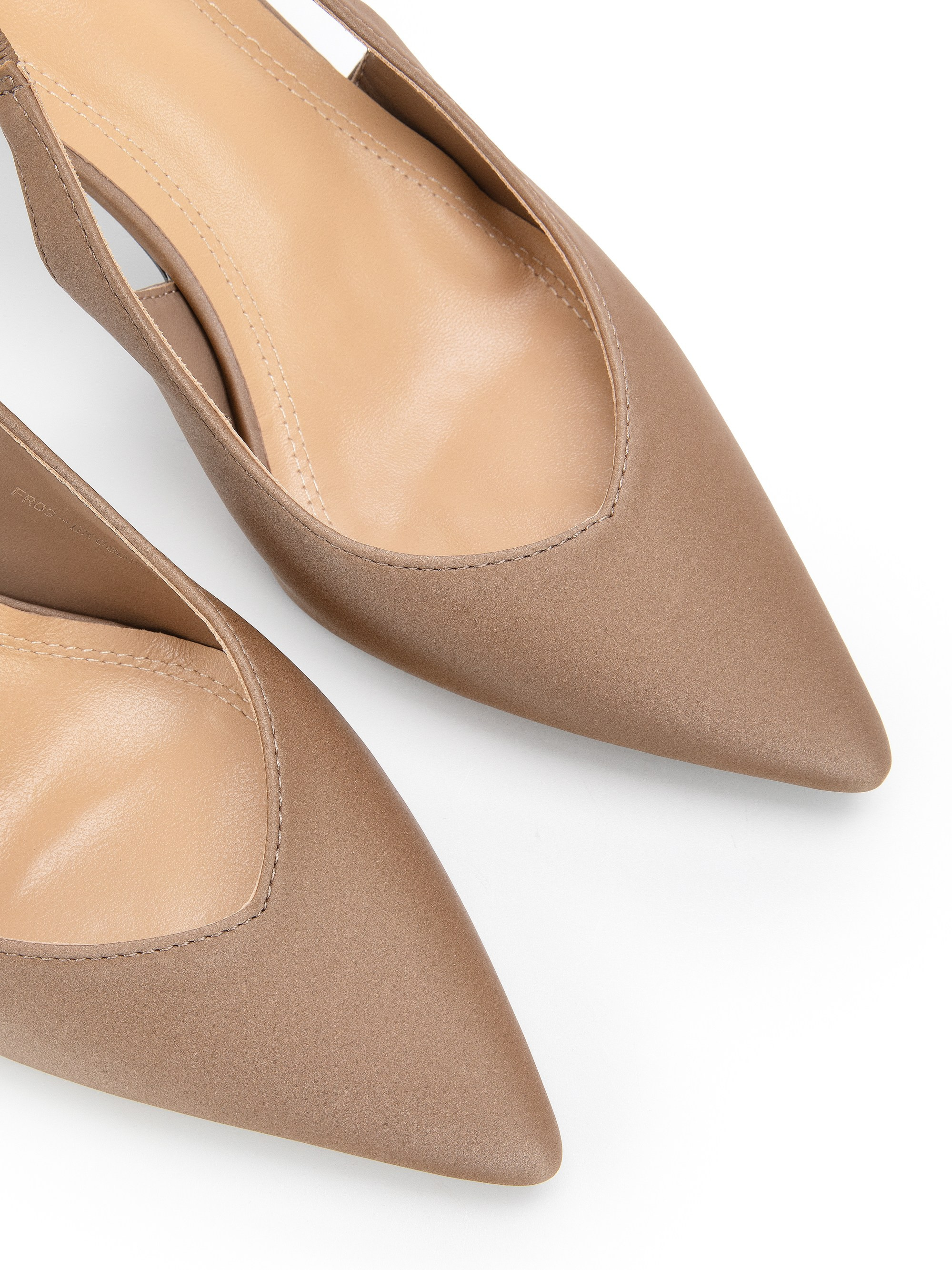 Каталожная фотография обуви. Фотограф в Москве Егор Гончаров