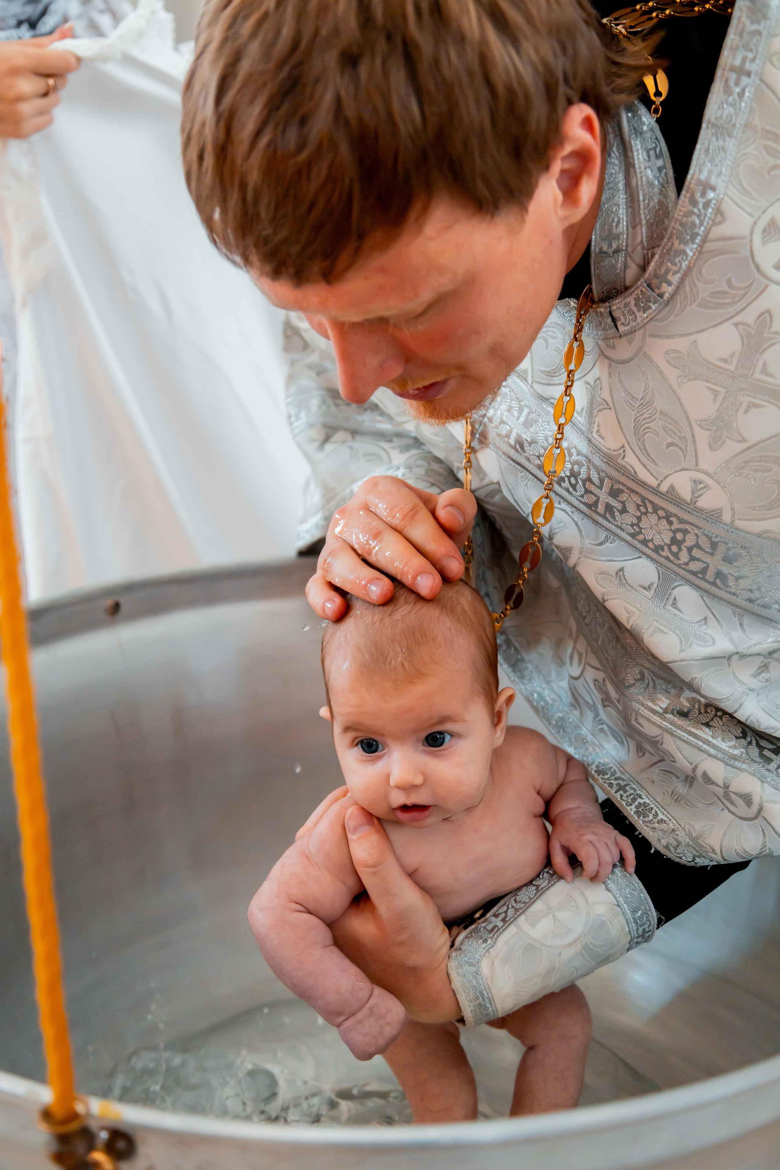 Крещение брата и сестры в храме Апостола Симона Кананита в Лоо. Семейный фотограф в Сочи, Лоо, Дагомысе, Вардане Кучумова Олеся