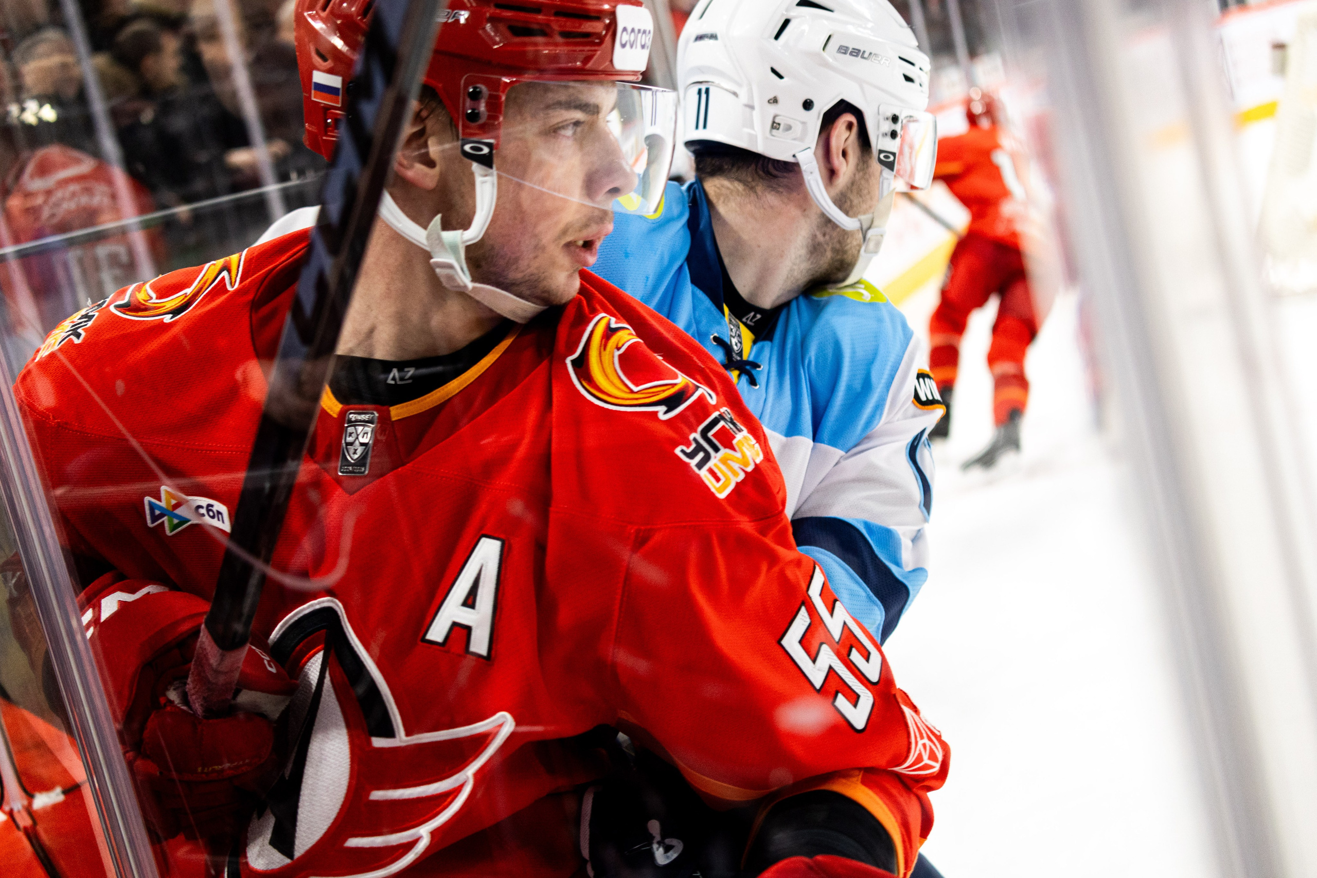 Хоккейный матч Автомобилист — Сибирь. Фотограф Родион Нарудинов