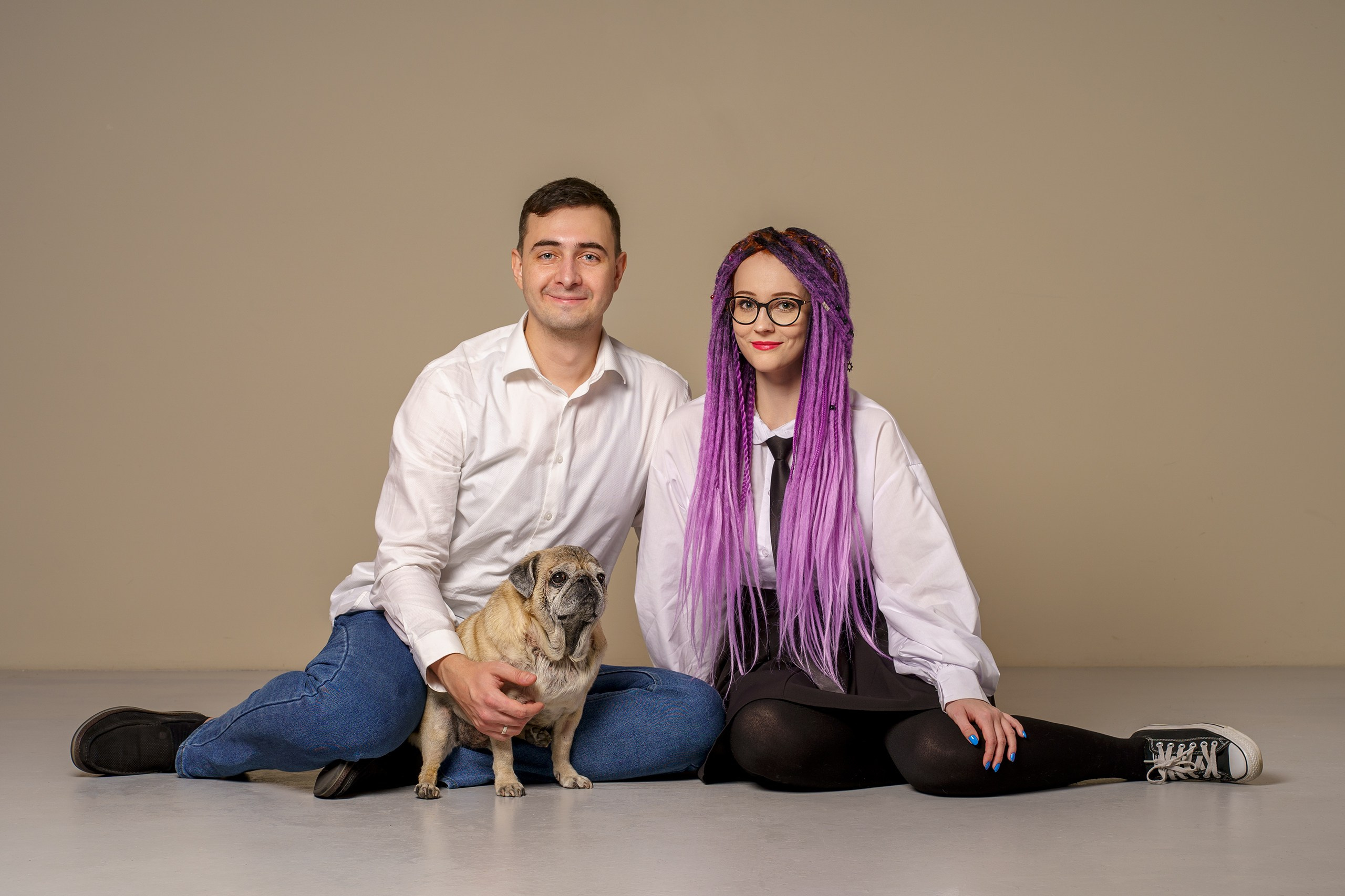 Семейная Фотосессия в студии с собакой