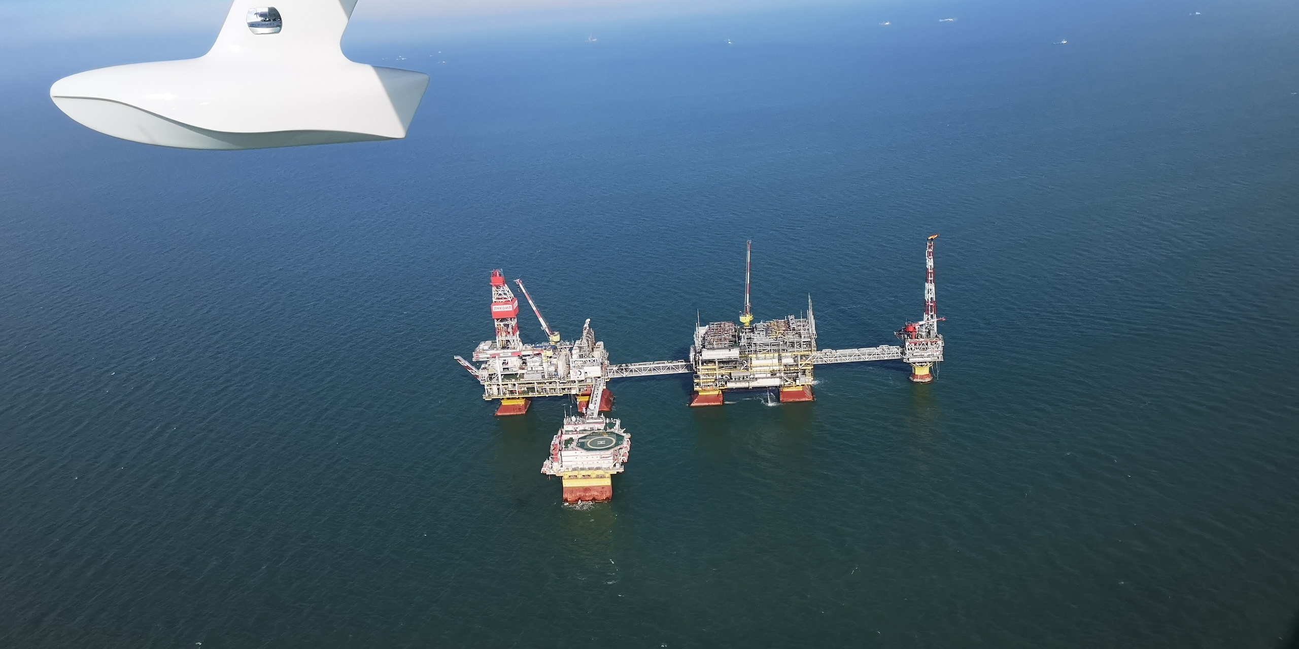 Каспийское море (наука на Ла-8) (2021 г.). Фотоальбом показывающий увлекательный мир авиации и мир медведей Андрея Иванова