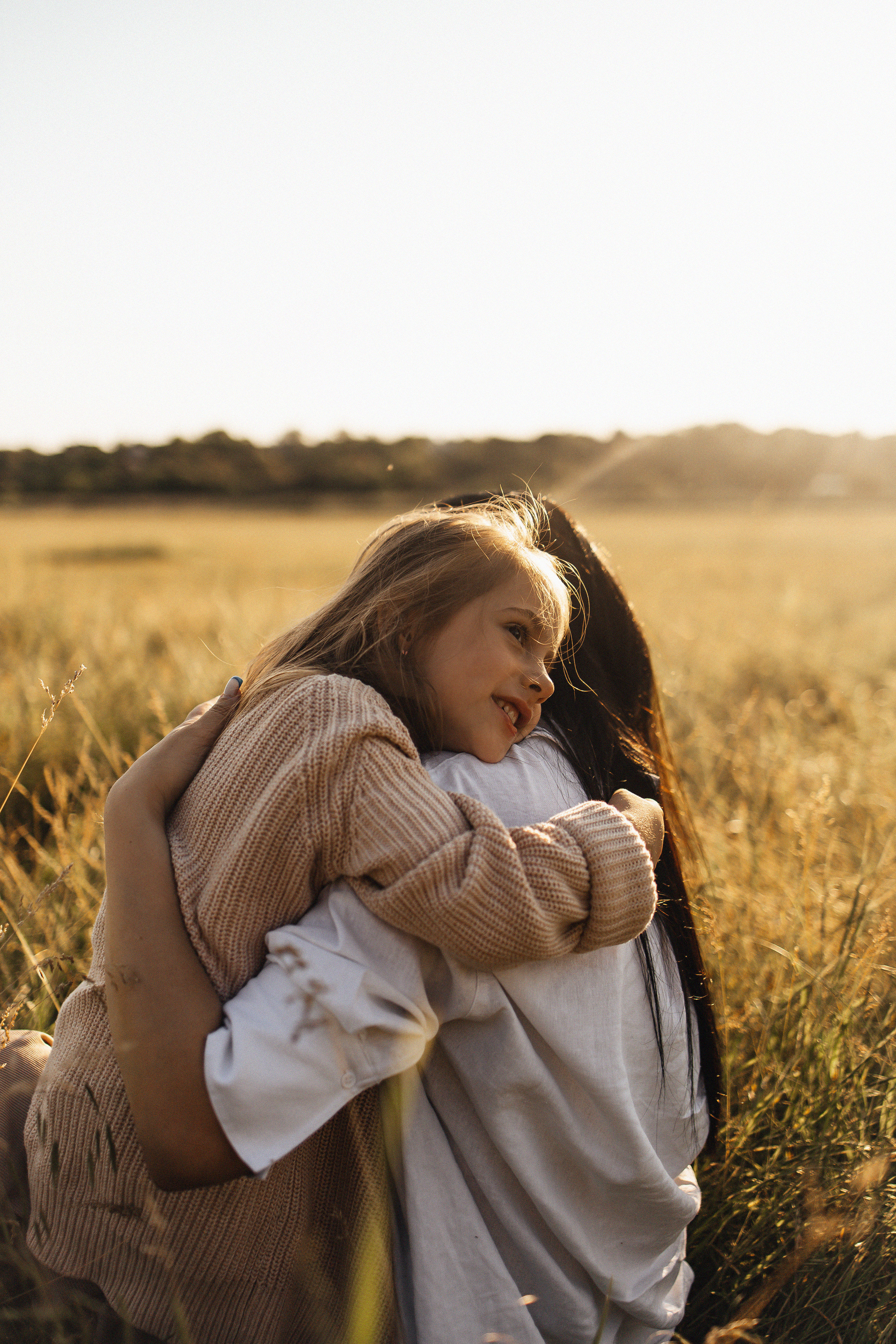 Алёна и Василиса, летний закат в поле. Семейный и детский фотограф, таганрог, ростов-на-дону
