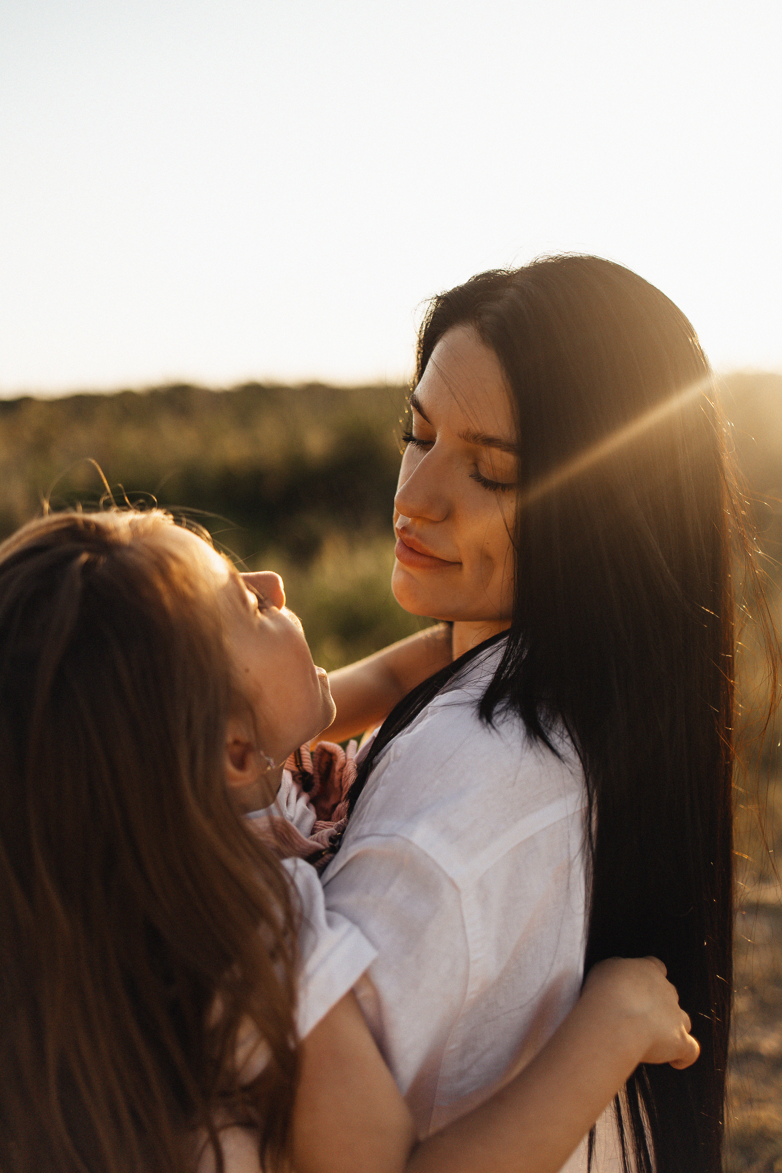Алёна и Василиса, летний закат в поле. Семейный и детский фотограф, таганрог, ростов-на-дону