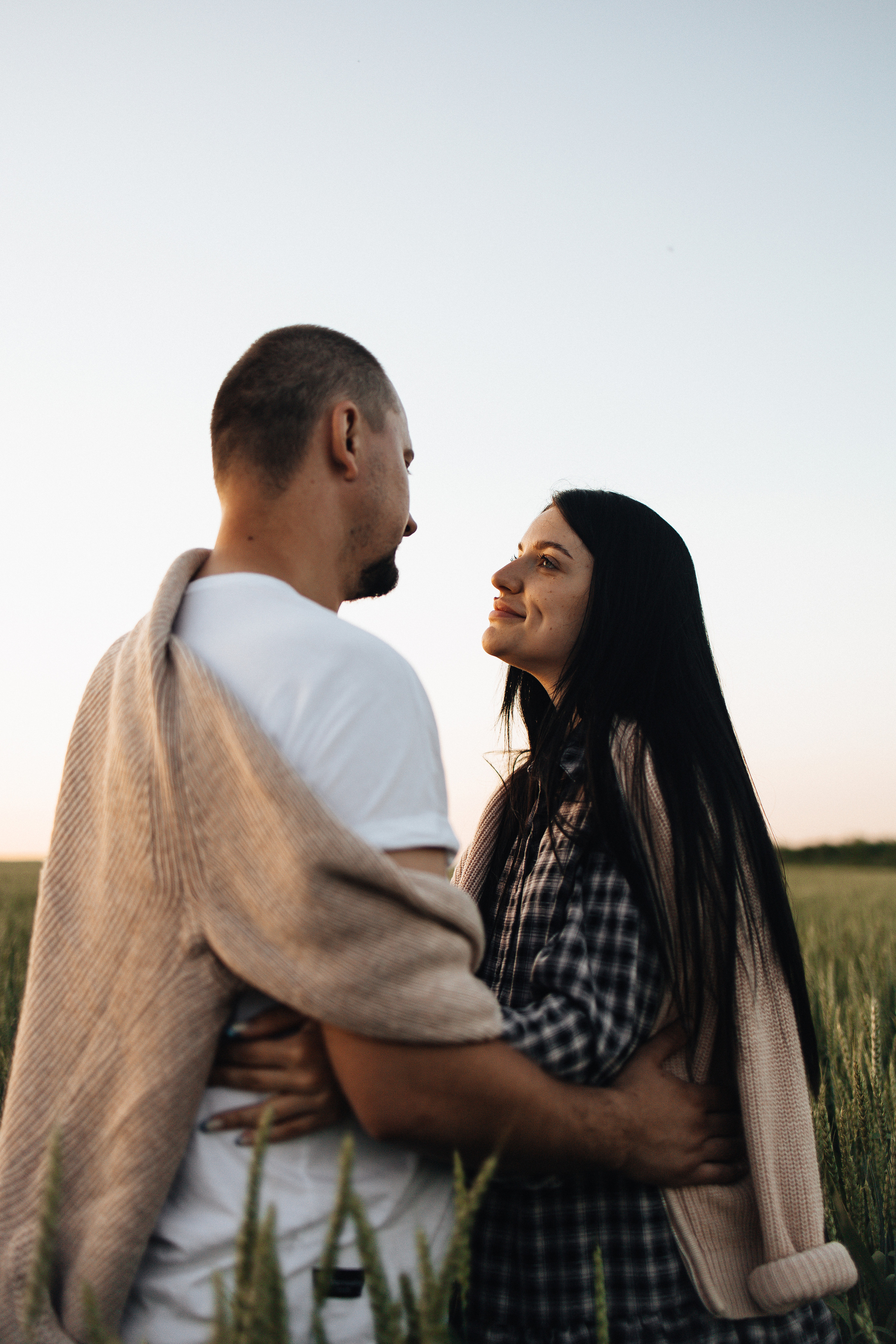 Алёна и Василиса, летний закат в поле. Семейный и детский фотограф, таганрог, ростов-на-дону