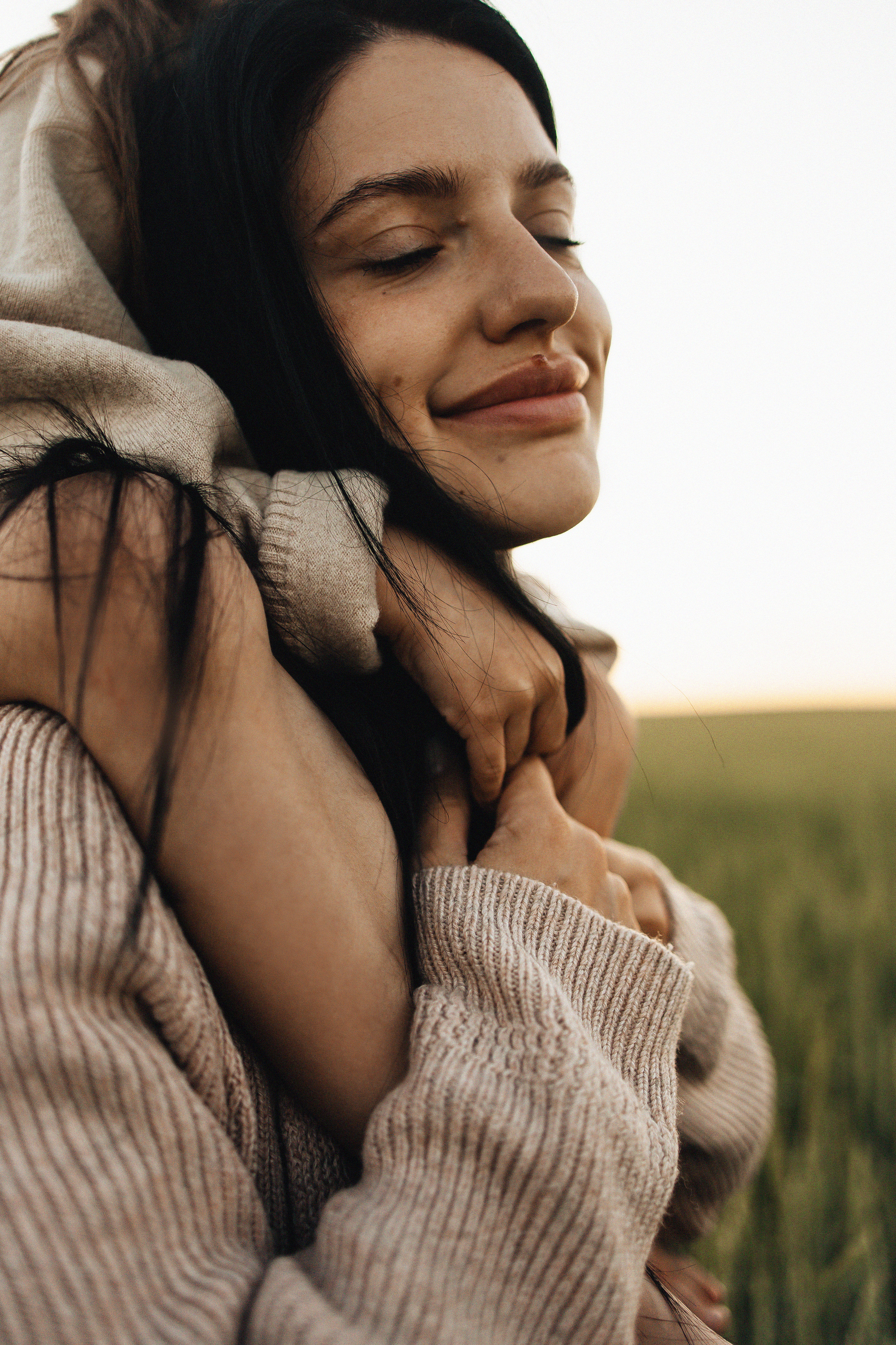 Алёна и Василиса, летний закат в поле. Семейный и детский фотограф, таганрог, ростов-на-дону