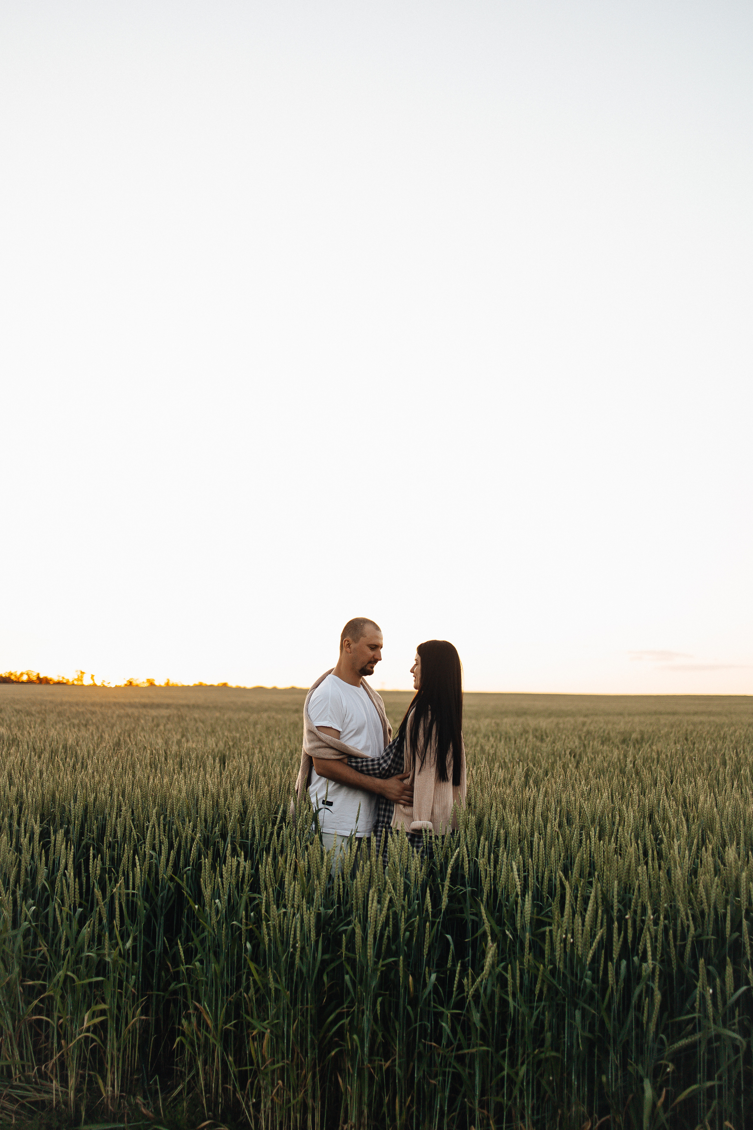 Алёна и Василиса, летний закат в поле. Семейный и детский фотограф, таганрог, ростов-на-дону