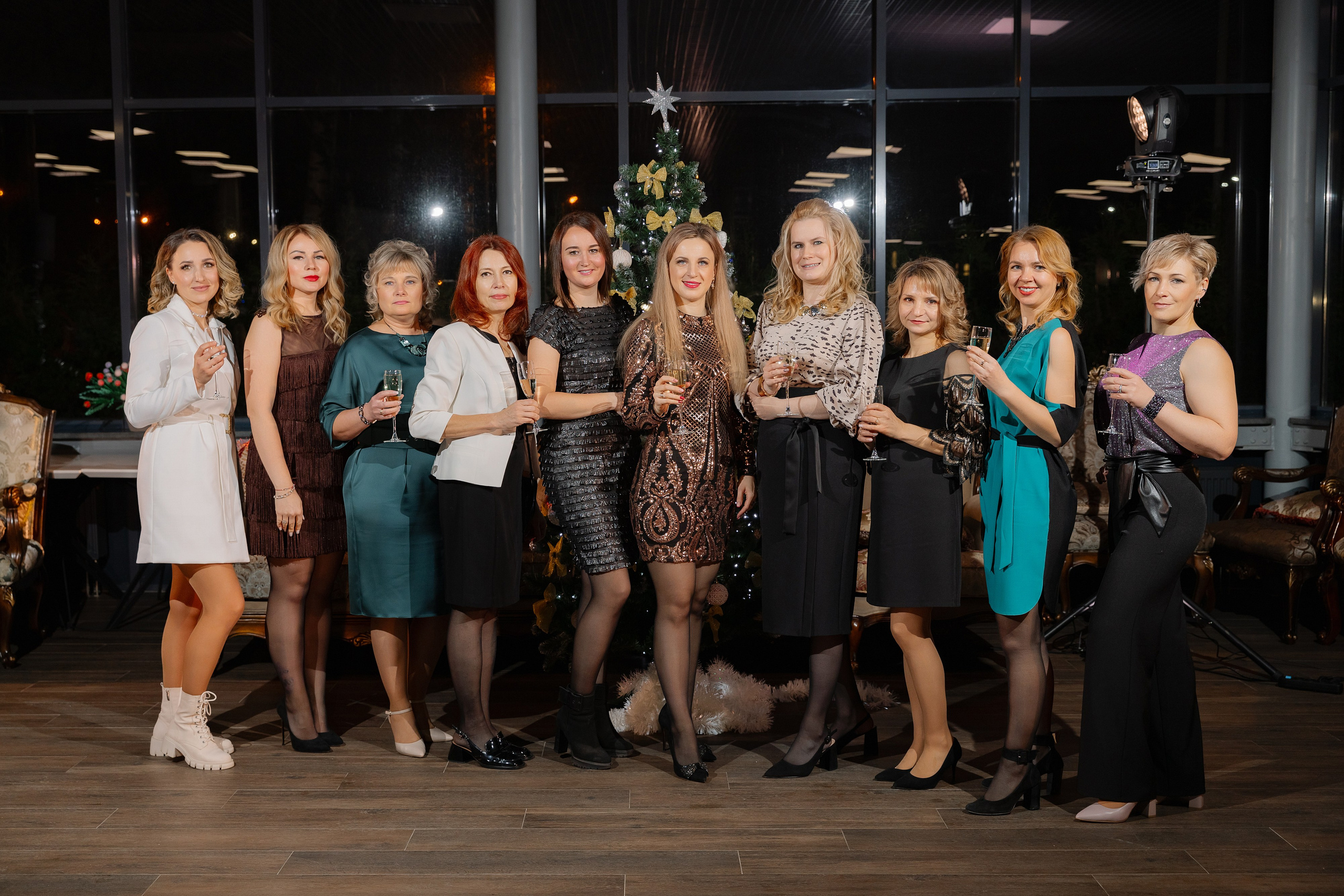 Корпоративная новогодняя фотосъемка для BELARUSBANK в Ресторане «Урарту». Свадебный фотограф в Минске/Беларуси Сергей Спиридонов