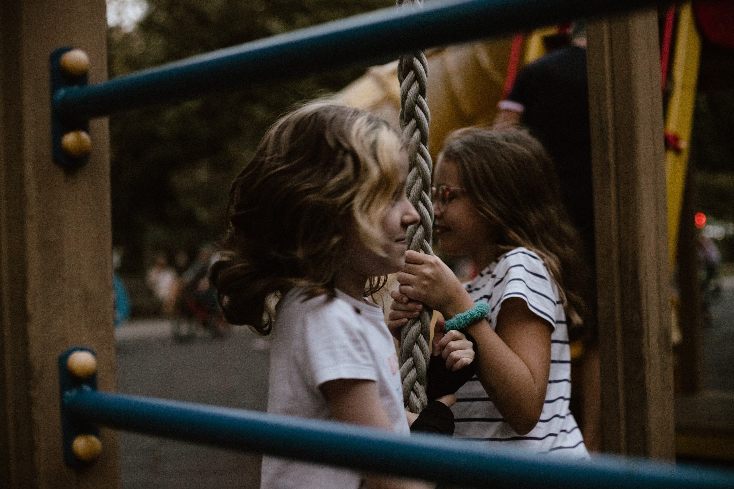 Агата и Настюша. Прогулка. Фотограф Дарина Фельдман