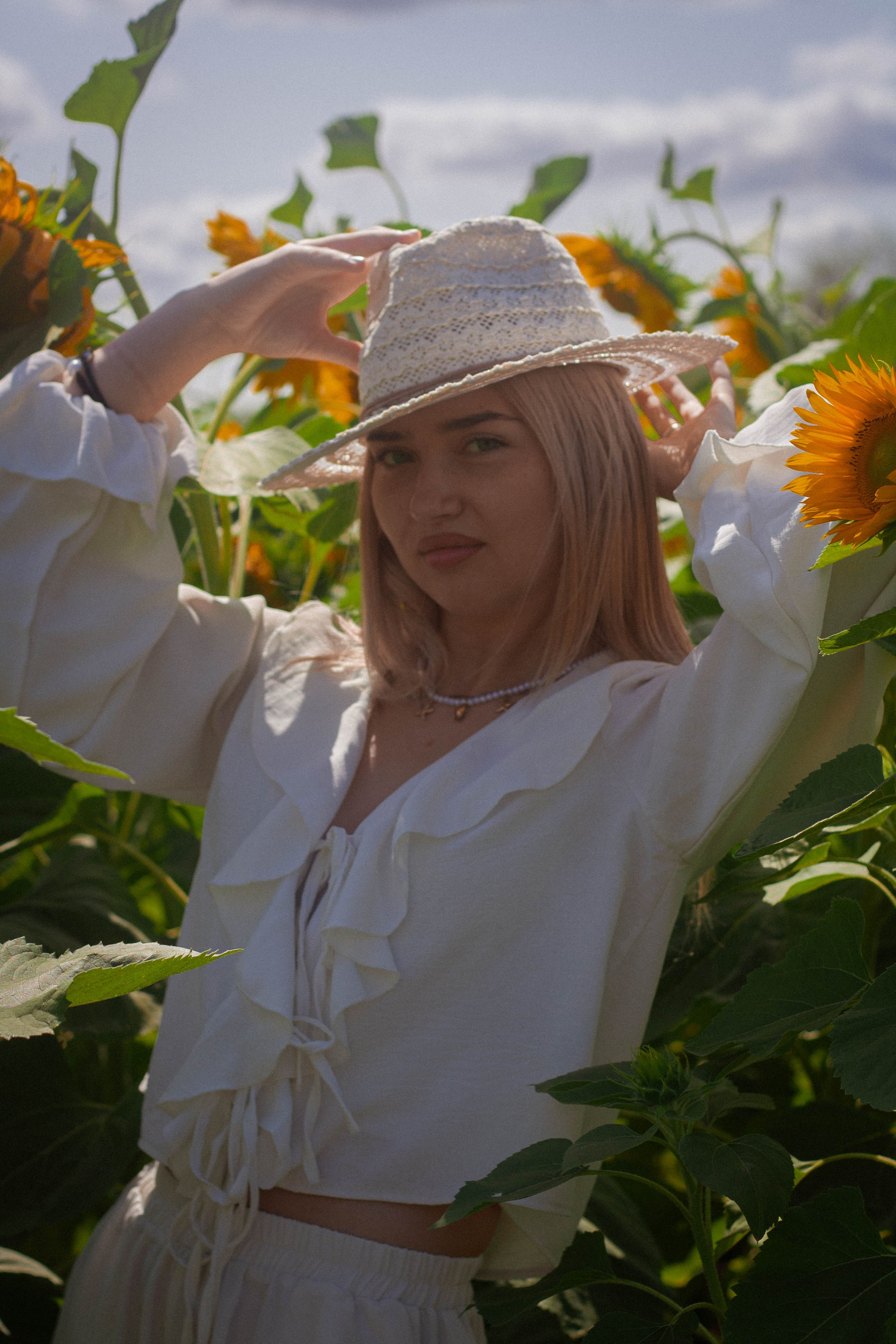 Настроение: уйти в поле с подсолнухами. Портретный фотограф в Саратове