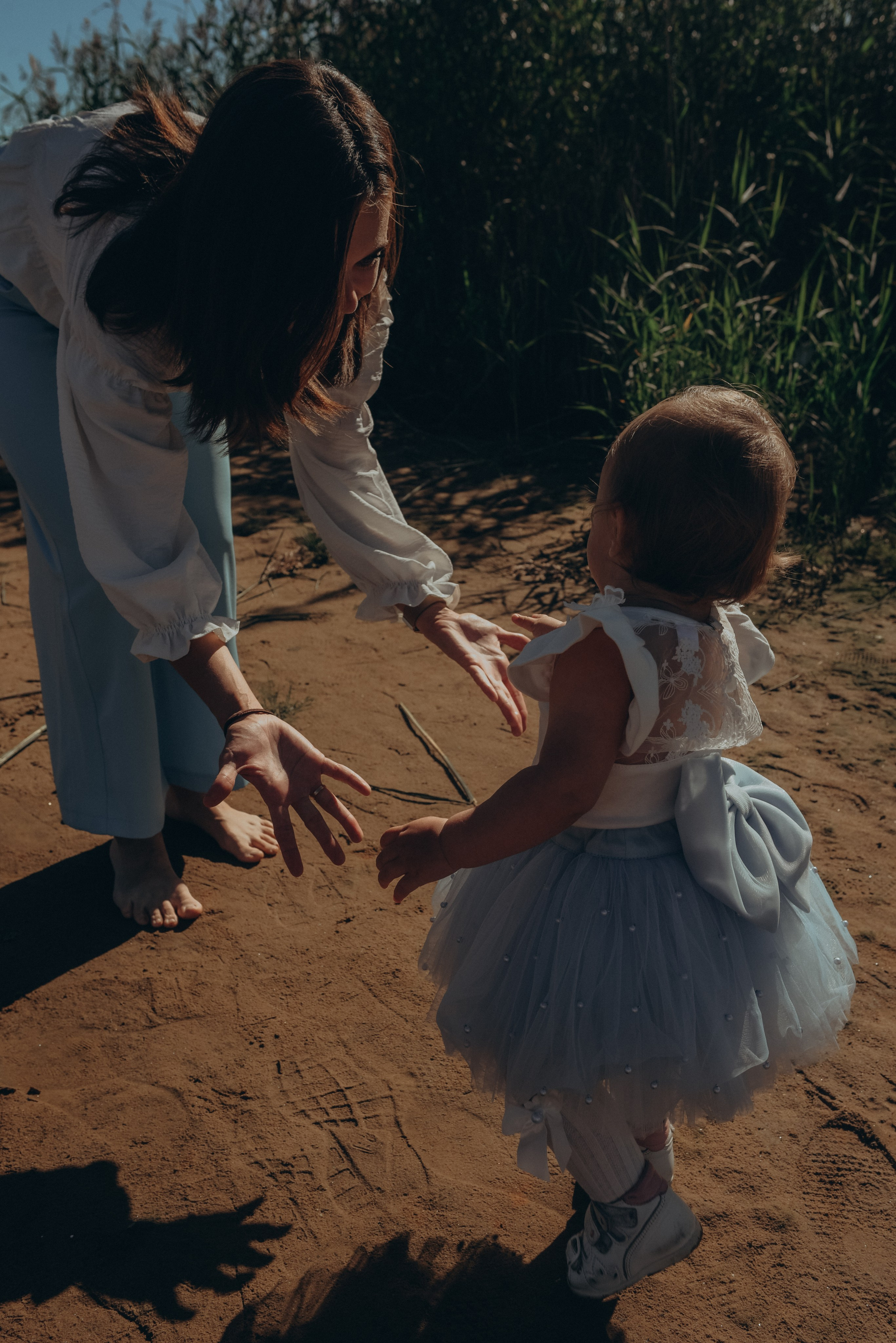 Семейная фотопрогулка на заливе. Алена Виталий Илона Ника. Семейный и свадебный фотограф в Санкт-Петербурге Яна