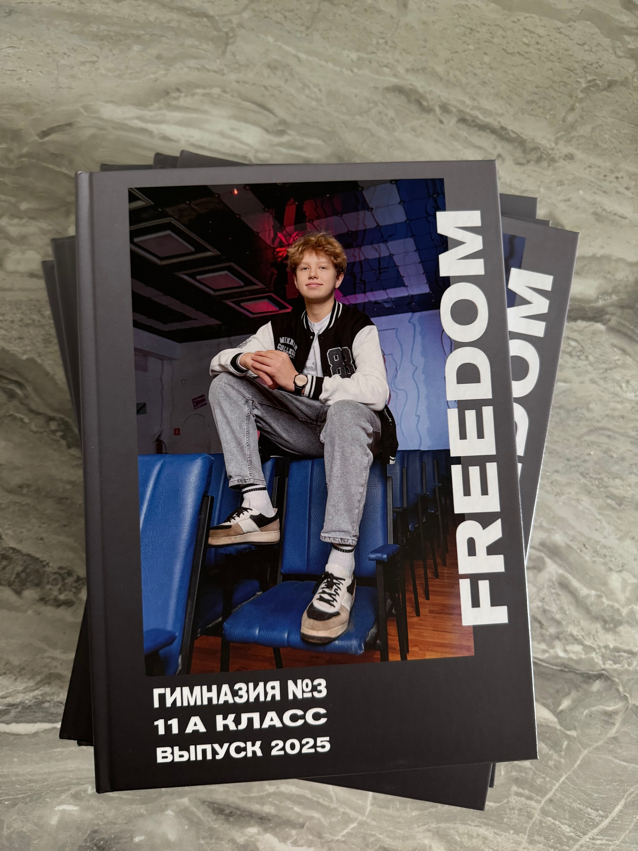 Обложки с портретом. Ирина Коновалова школьный фотограф. Выпускные альбомы Ярославль