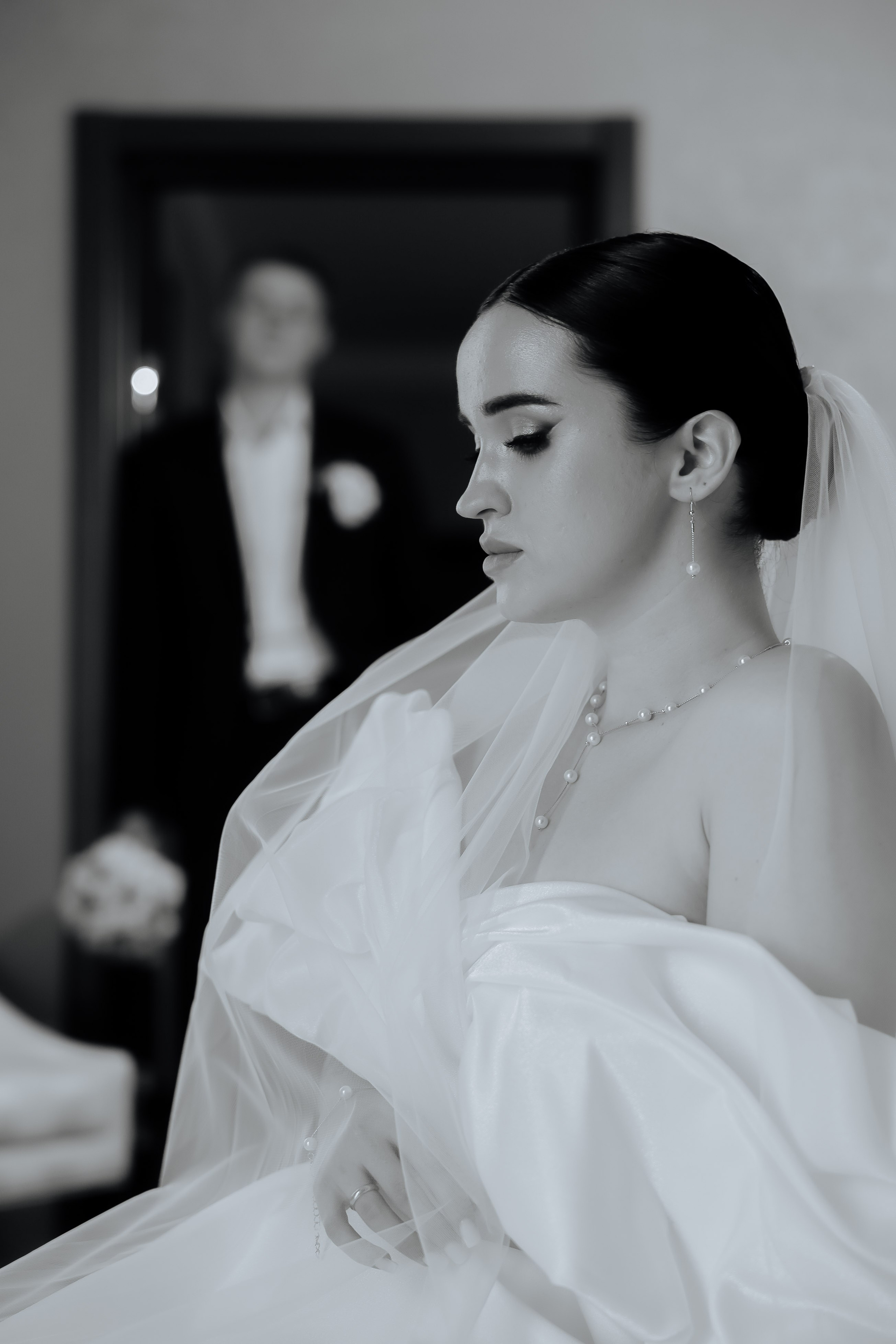 Черное и белое. Профессиональный фотограф и видеооператор