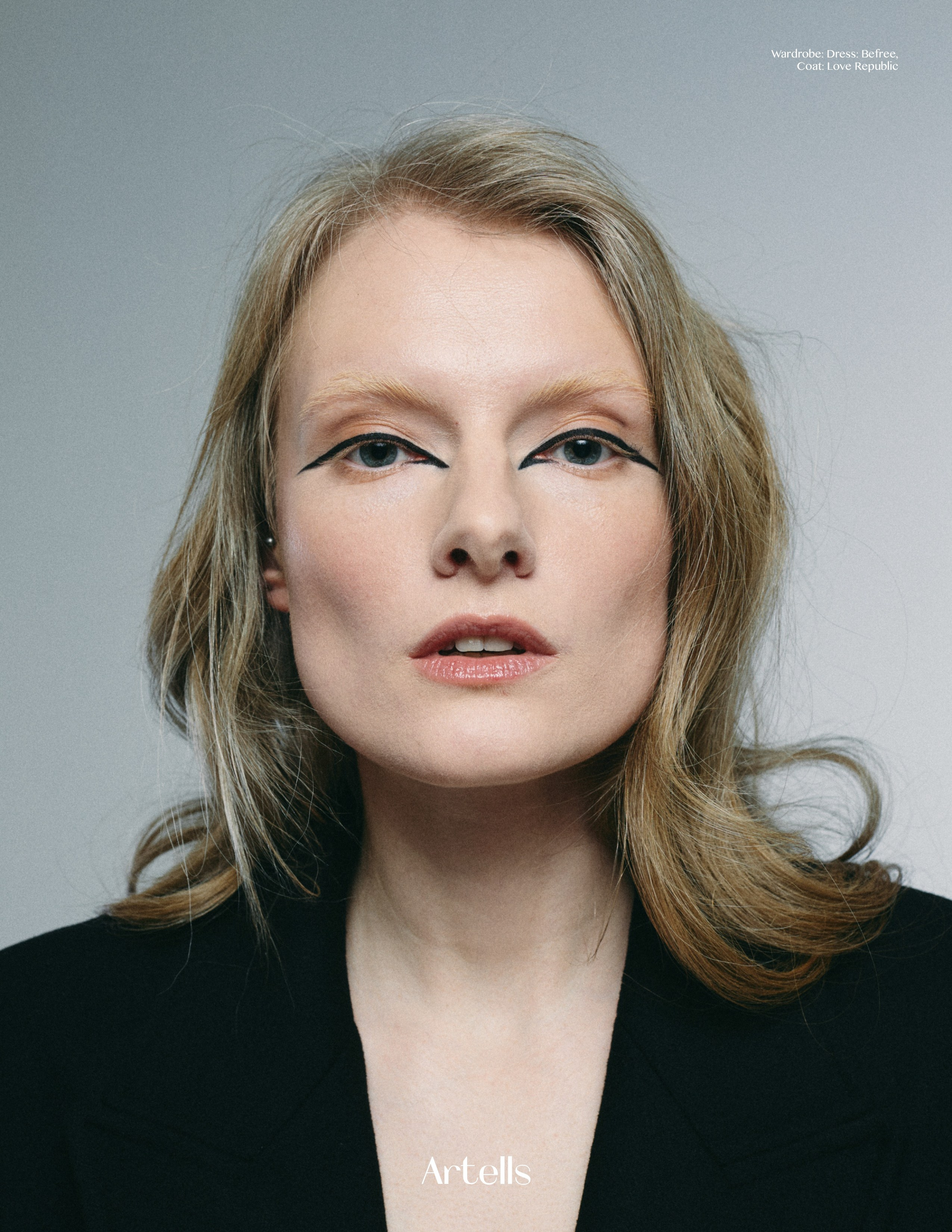 Victoria | Artells Magazine. Photographer