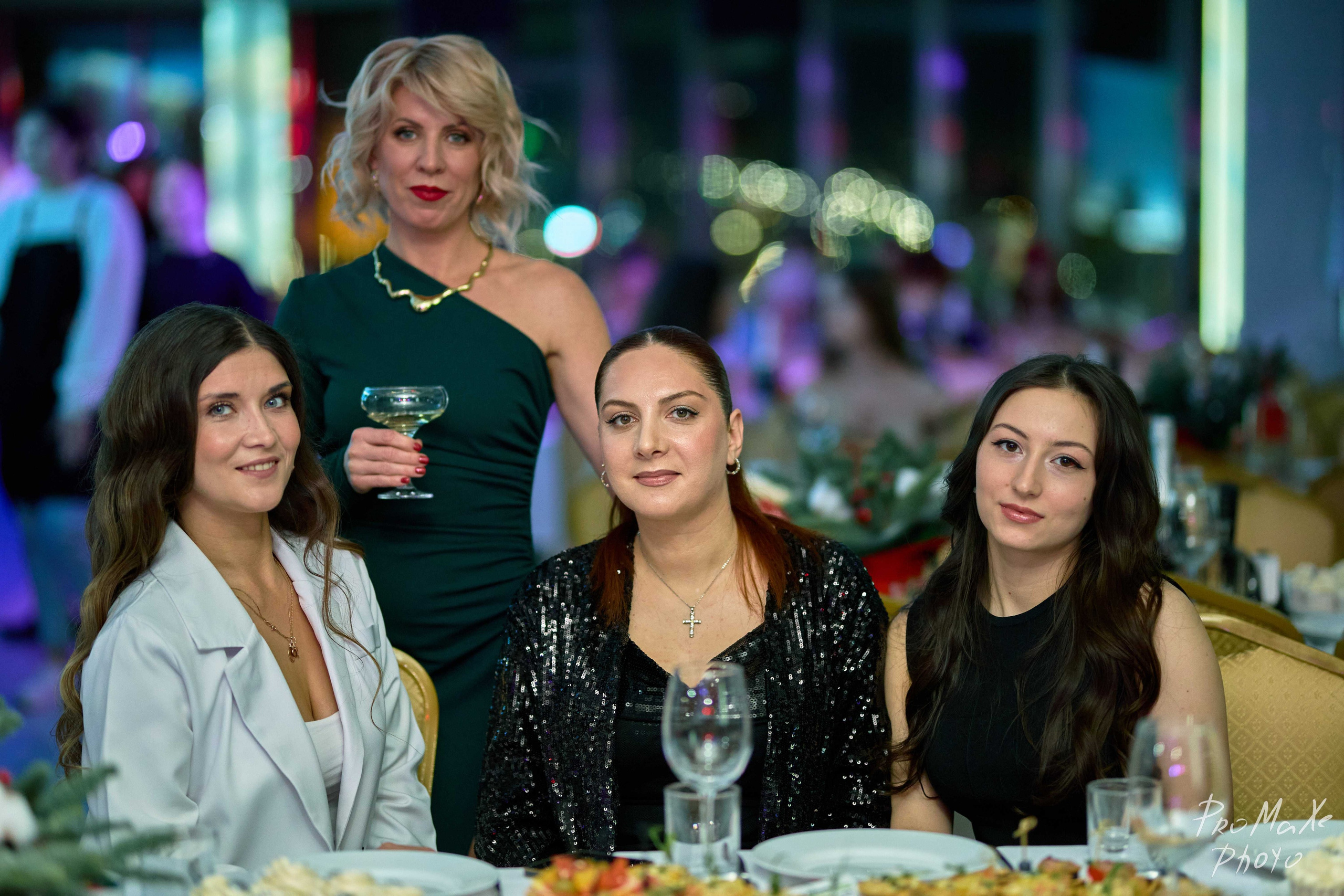 Зал КРАСА МАСС-МЕДИА ЧУВАШИИ. Владимир Суздалов (ProMaXe) — Портретный фотограф, тематические фотосессии в Чебоксарах