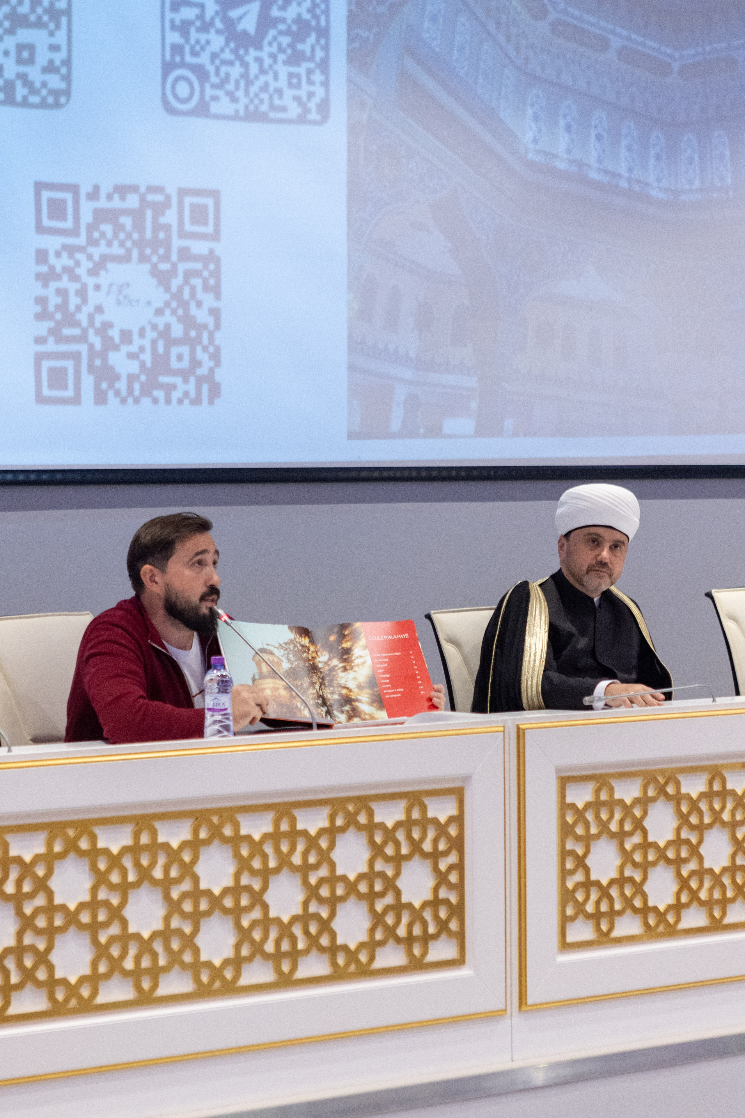 Репортаж с презентации книги — «Москва: город вязевый». Рекламный, предметный, репортажный, семейный фотограф и художник в Москве