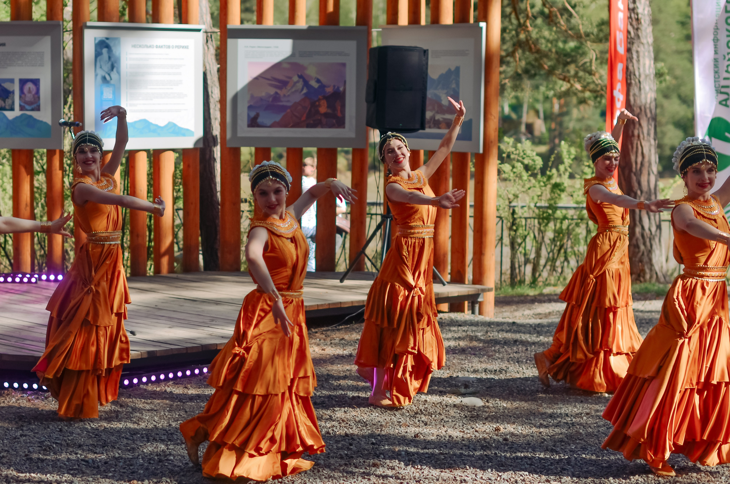 Фестиваль «Цветение Маральника на Алтае 2025». Фоторепортаж. Денисова Аля — фотограф для парных съемок и индивидуальных историй в Барнауле