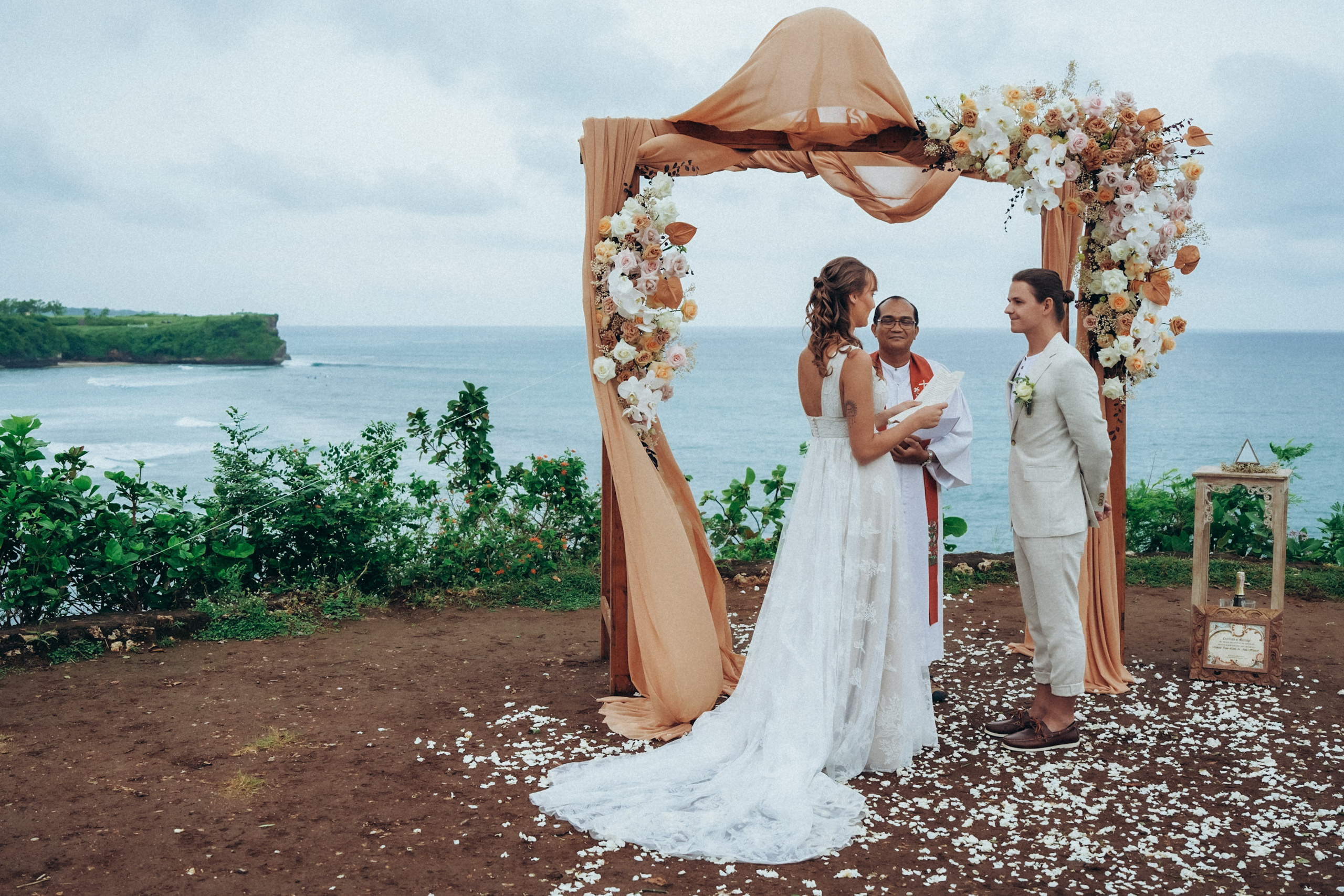 Julia and Ricard Wedding in Bali. Photographer Bali