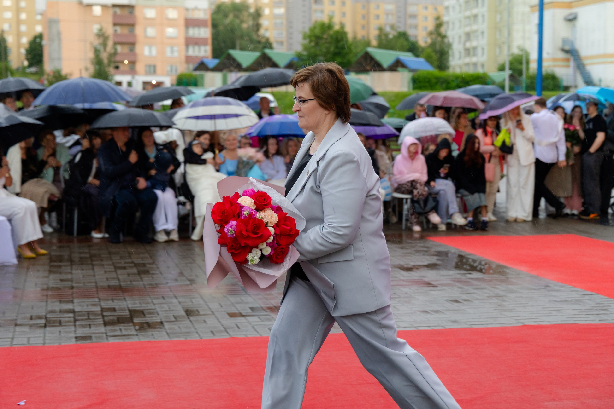 Школьный выпускной 2025 год в Минске, Беларуси. Свадебный фотограф в Минске/Беларуси Сергей Спиридонов