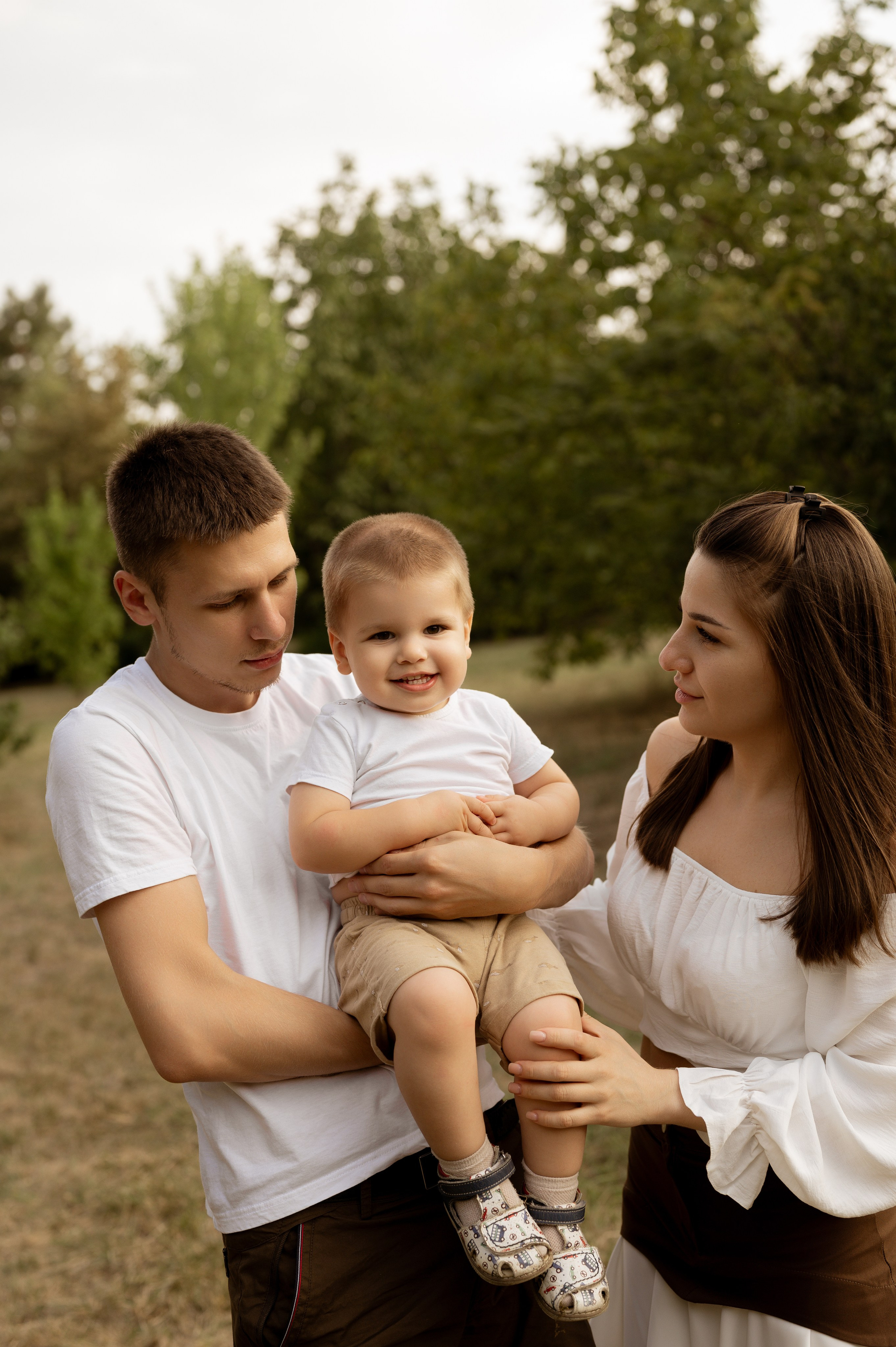 Летняя семейная фотосессия в парке. Свадебный и семейный фотограф в Краснодаре Алина Мельник