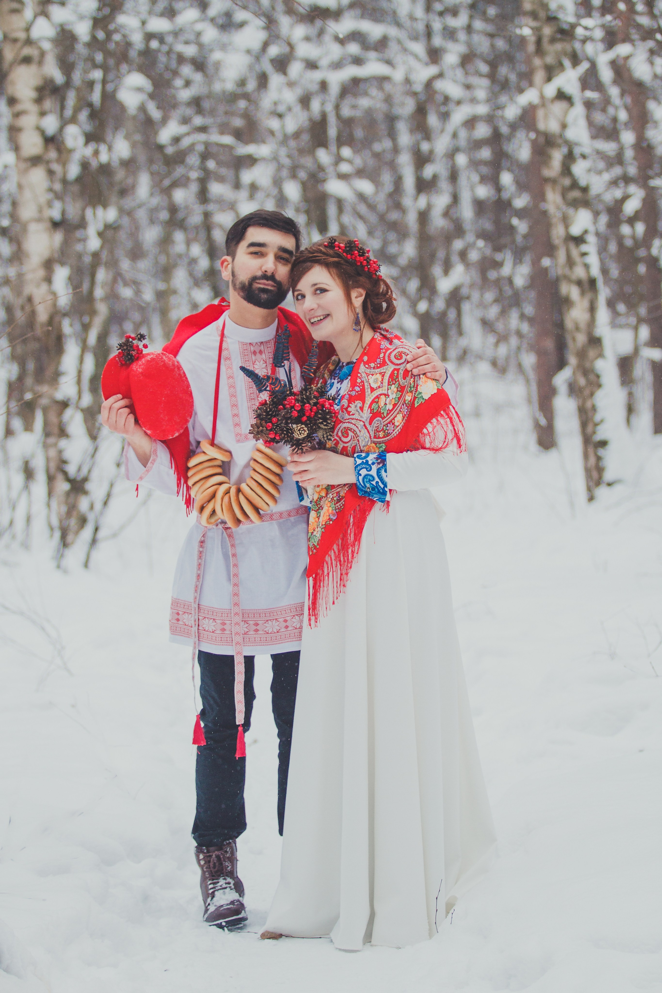 Свадебная фотосессия в русском стиле зимой. Семейный и детский фотограф в Москве Мария Быкова