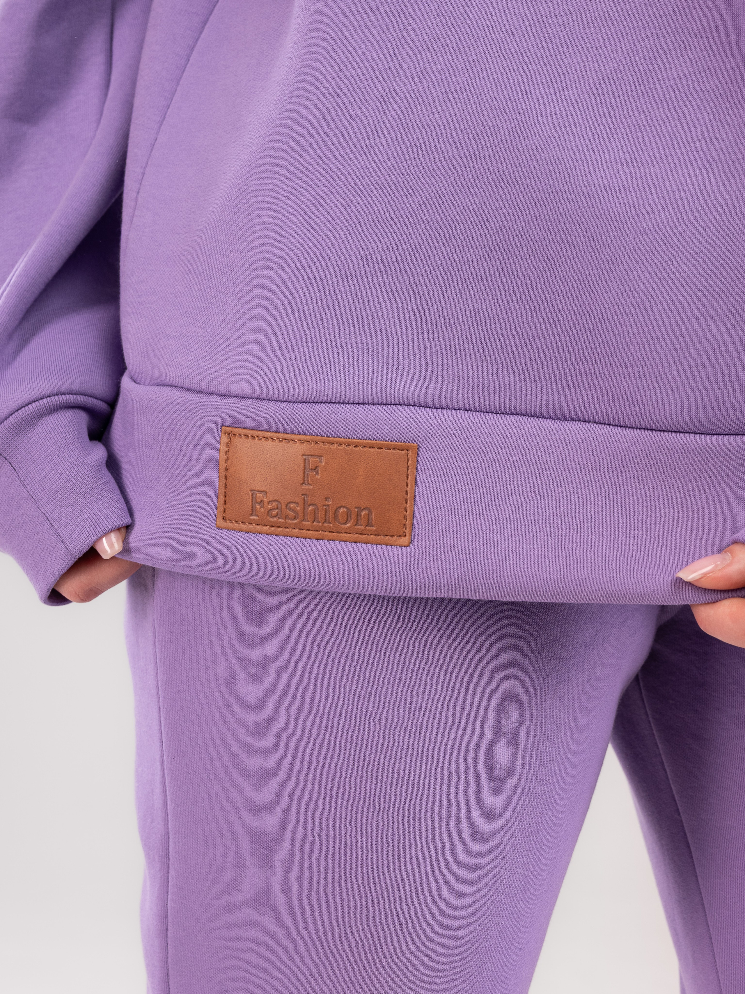 Спортивные костюмы и брюки с большой палитрой цветов!. Предметный фотограф, фото для маркетплейсов Пятигорск, КМВ