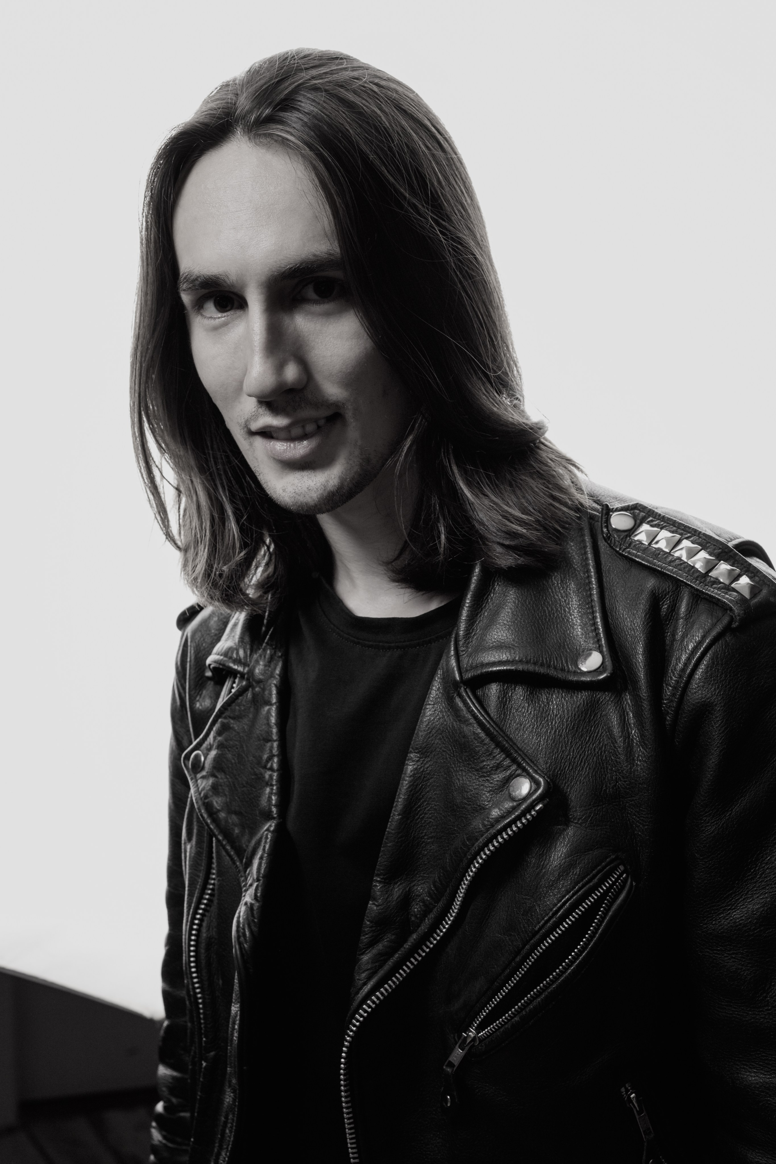 Артём. Главная