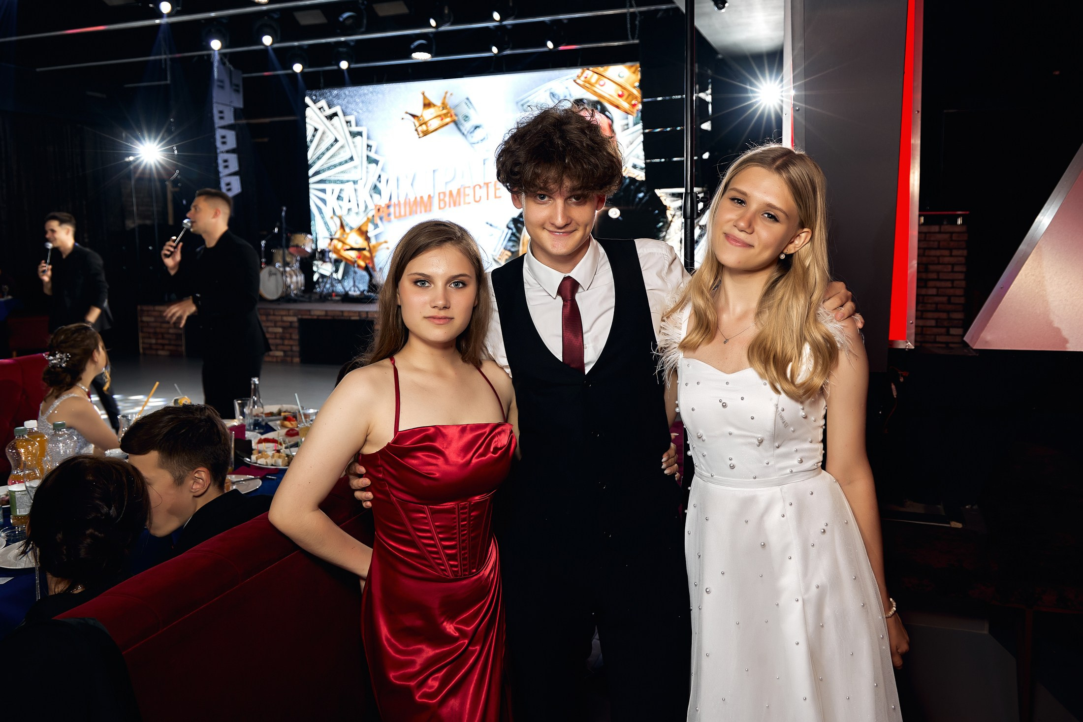 Фотограф на выпускной. Свадебный репортажный и фуд фотограф в Барнауле Гайфулин Виталий