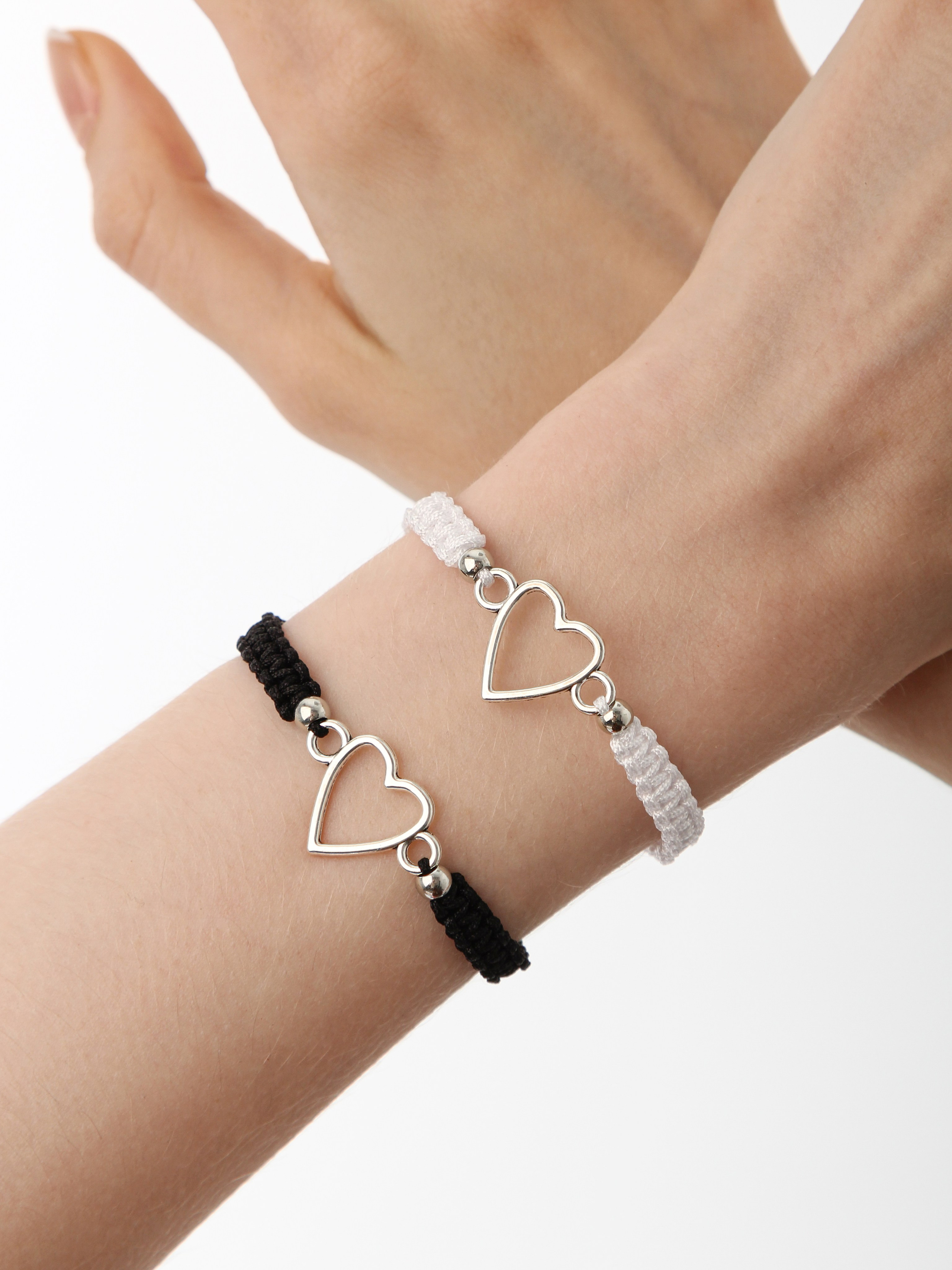 Съемка браслетов на руке для сайта|Профессиональная ювелирная съемка СПб