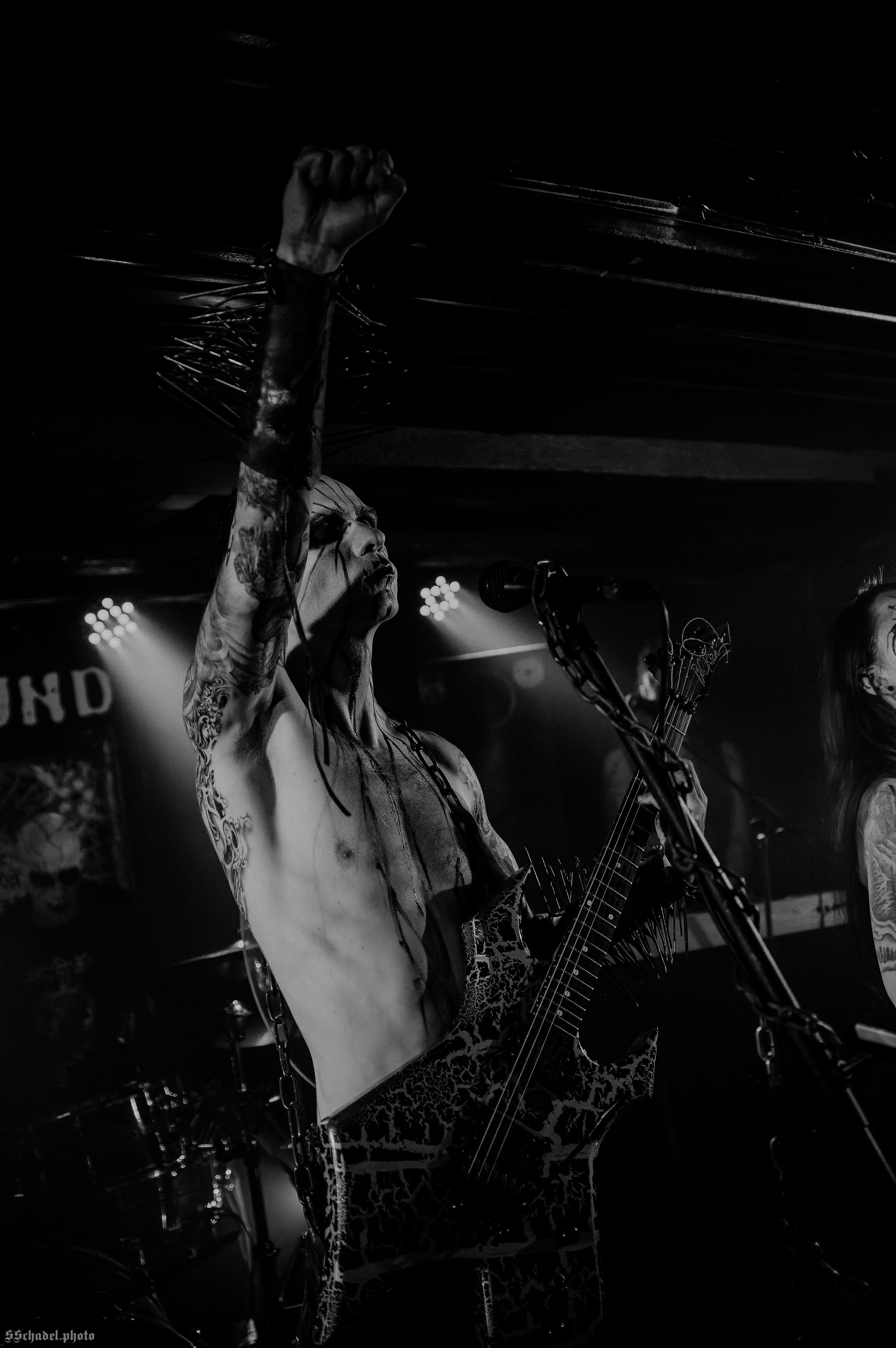 Frostlagte Måne 18.10.25. We will make everything metal!