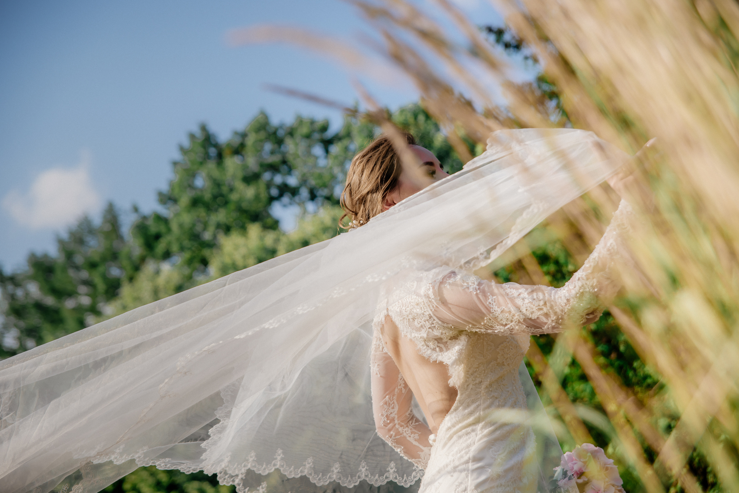 фотосъёмка, фотосессия свадебной прогулки на территории вднх летом