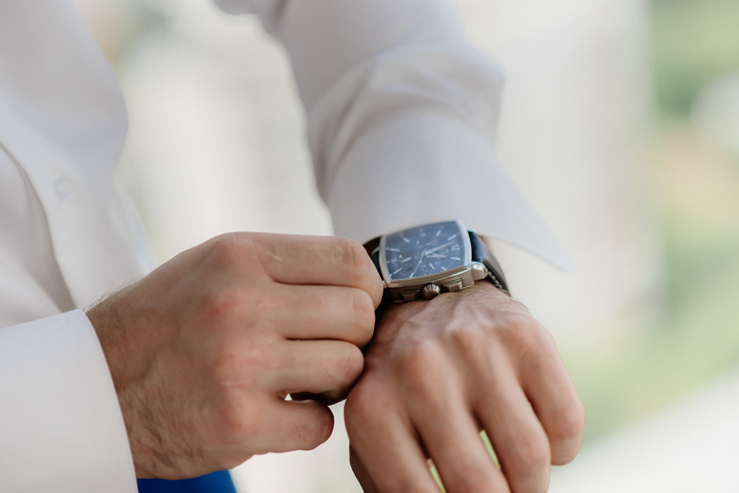 фотосъёмка сборы жениха в отеле radisson  в Москве