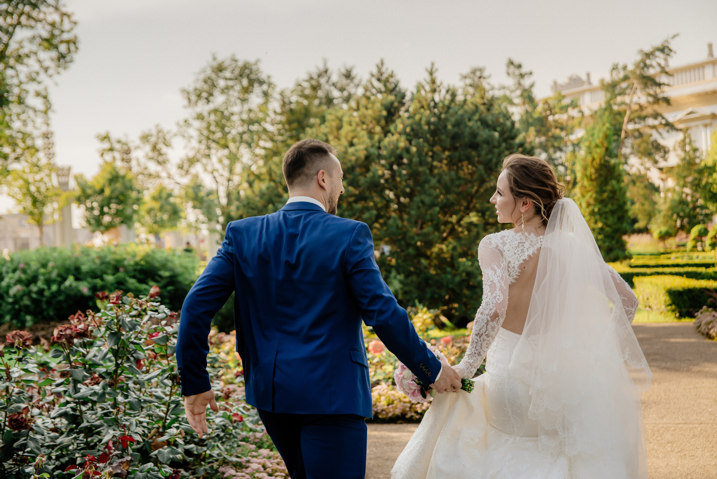 фотосъёмка, фотосессия свадебной прогулки на территории вднх летом