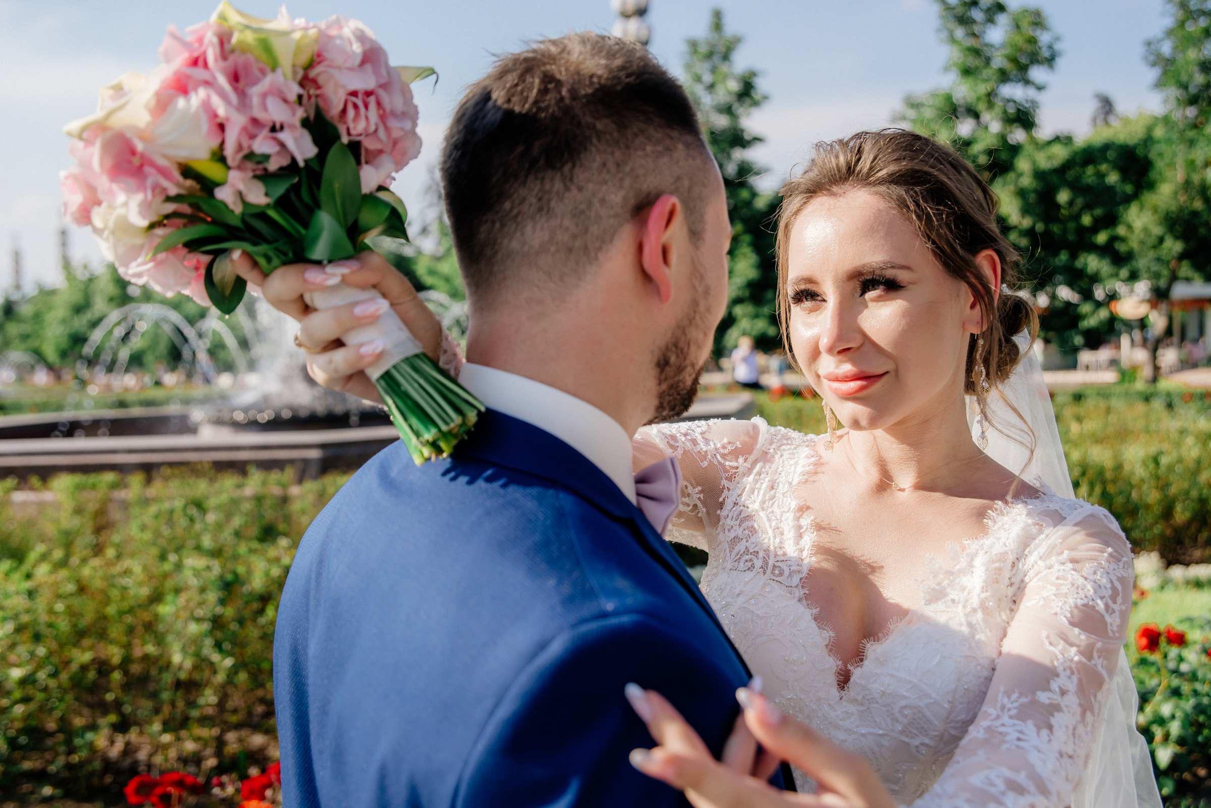 фотосъёмка, фотосессия свадебной прогулки на территории вднх летом