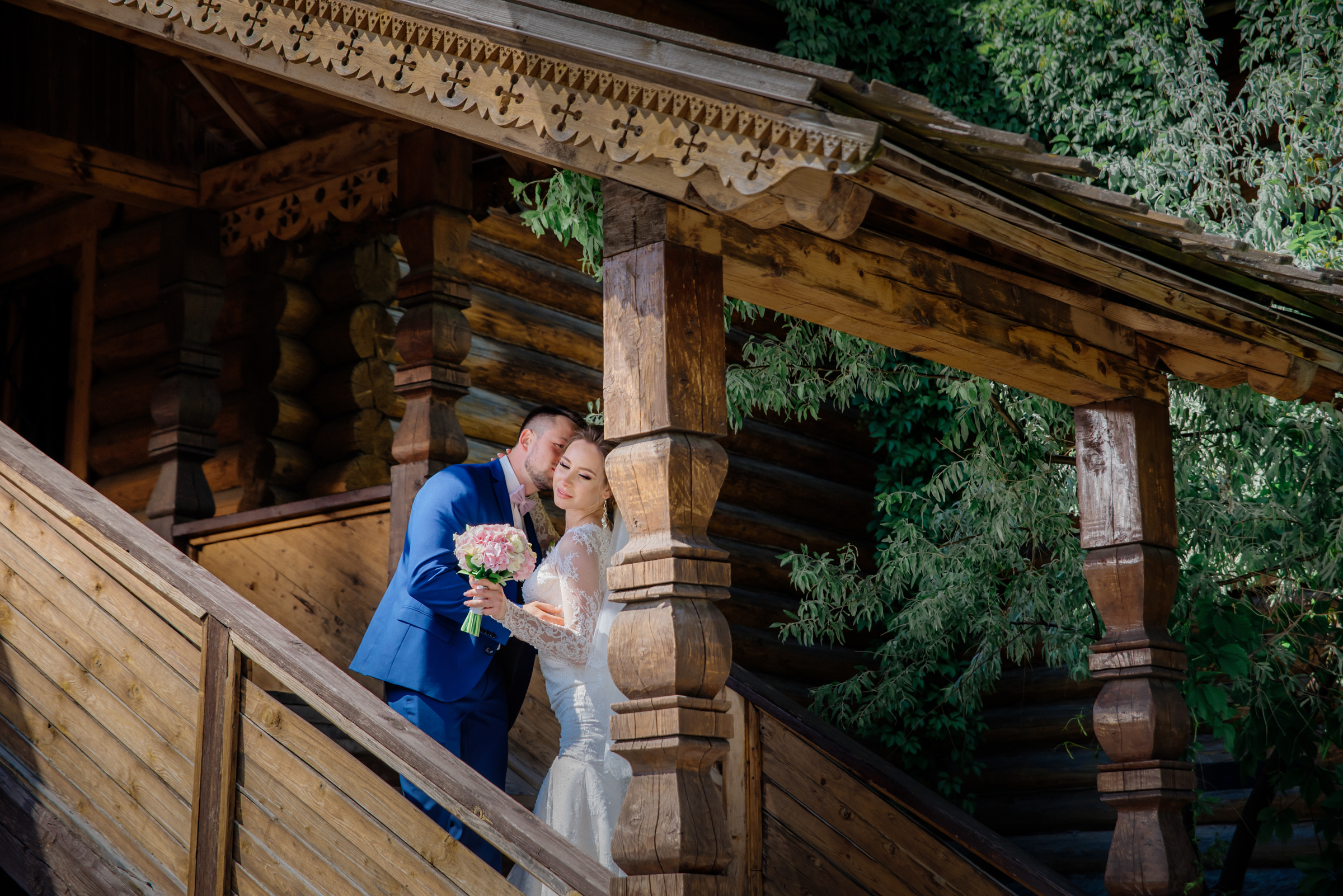 фотосъёмка свадебной прогулки на территории измайловского кремля