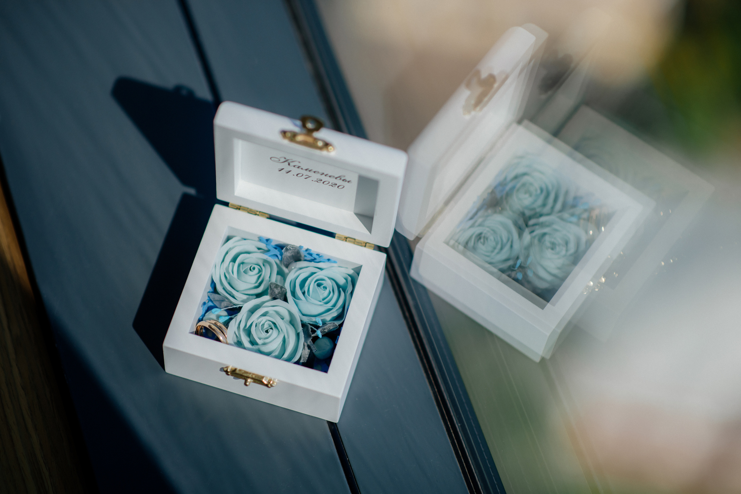 свадебные кольца в коробке