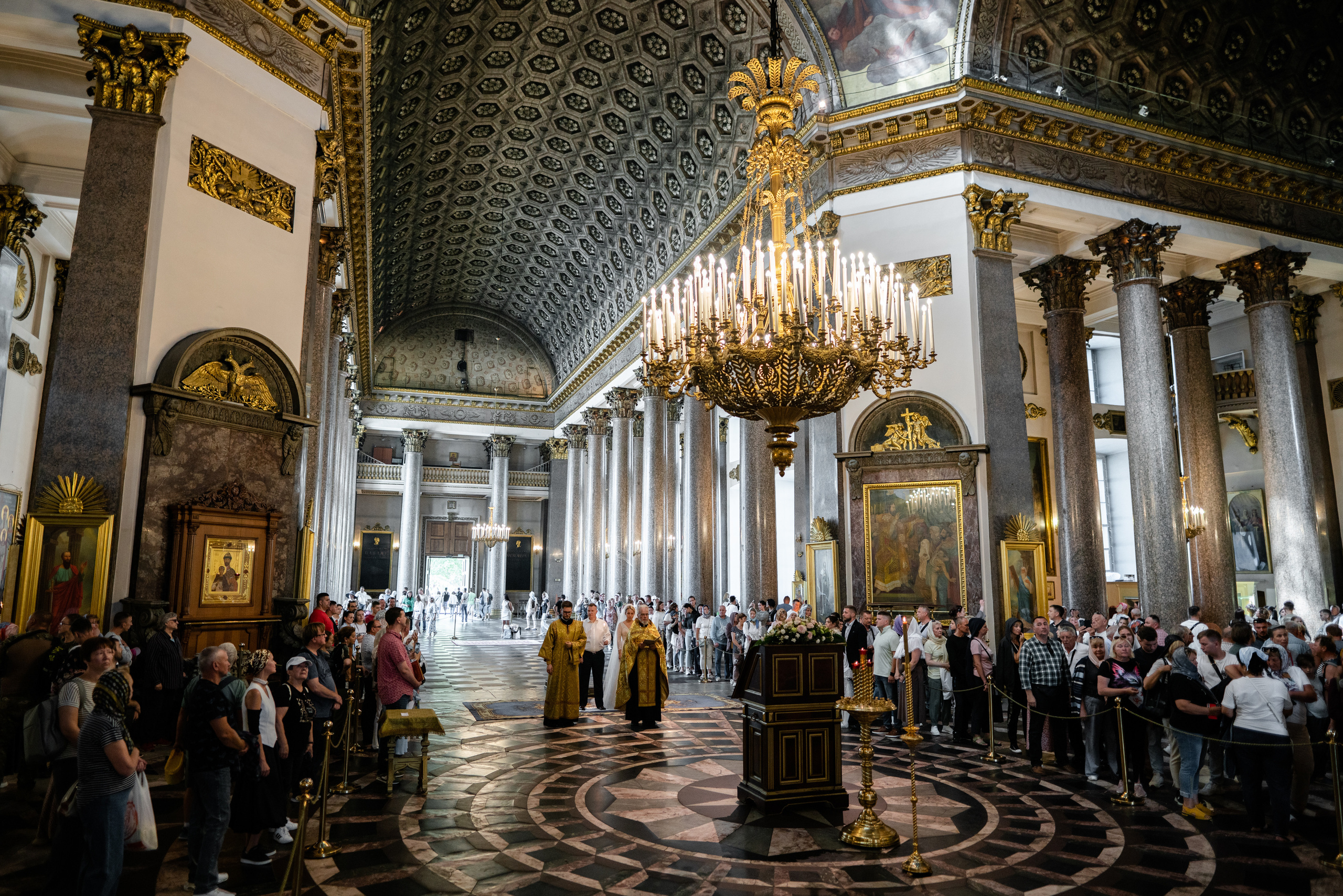 Венчание и крещение. Свадебный фотограф Александр Невский в Санкт-Петербурге