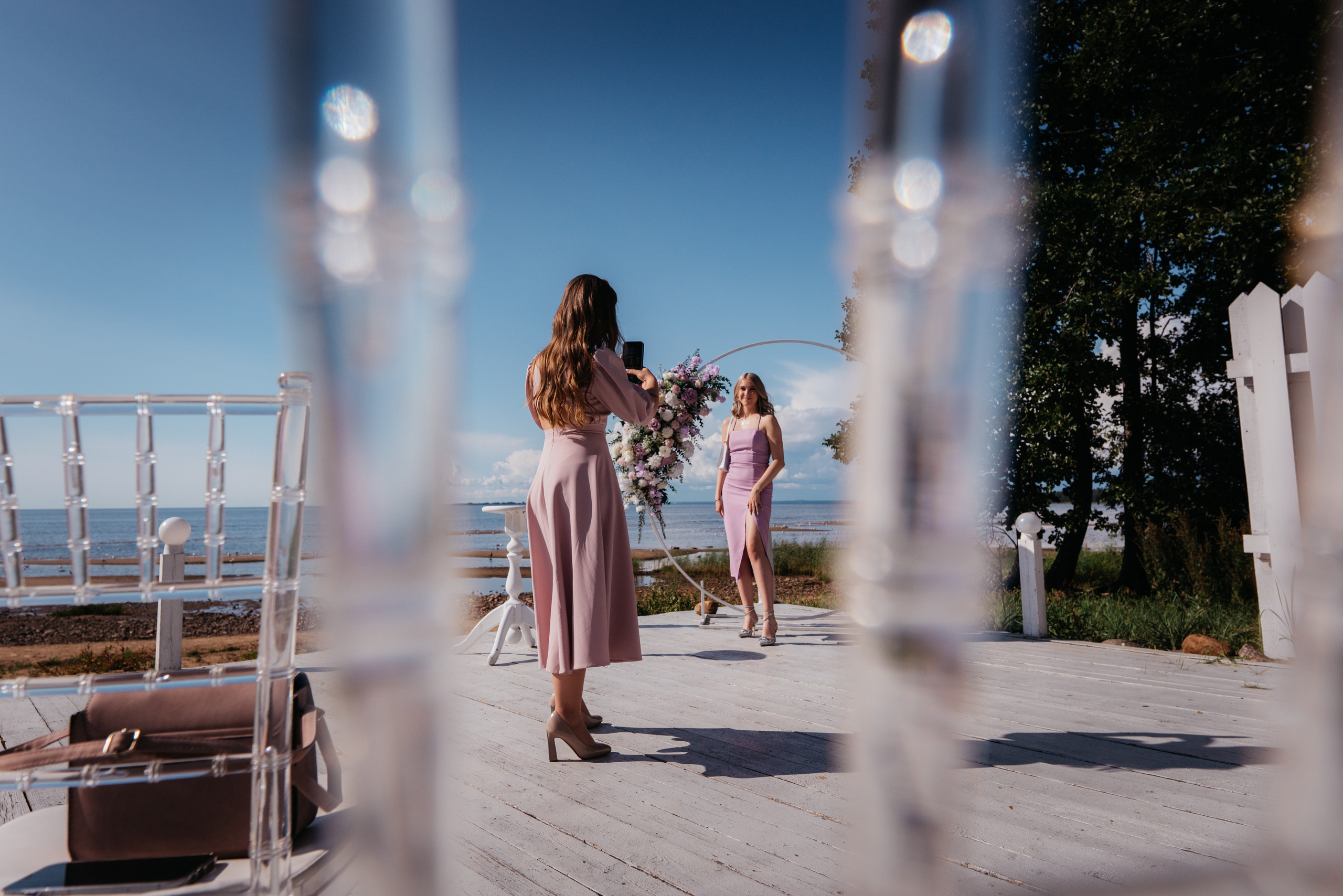 Летняя выездная свадебная регистрация в Санкт-Петербурге. Свадебный фотограф Александр Невский в Санкт-Петербурге