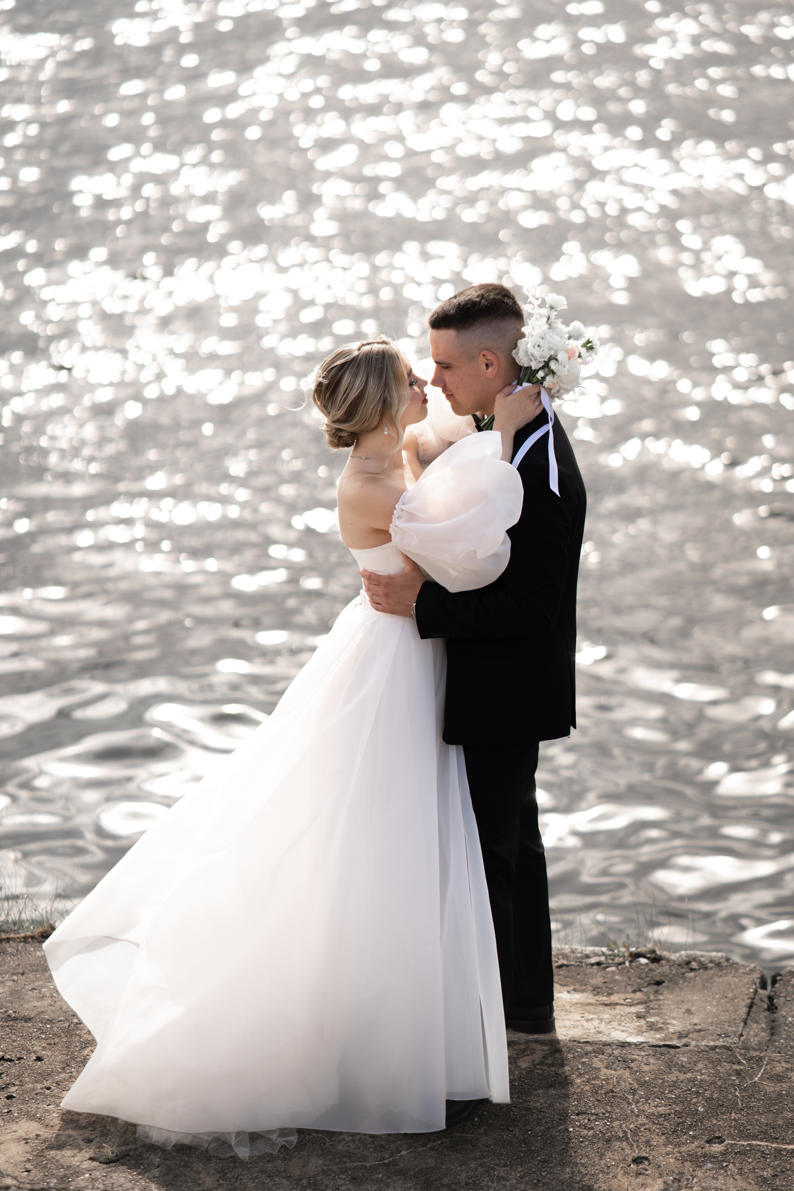 Летняя выездная свадебная регистрация в Санкт-Петербурге. Свадебный фотограф Александр Невский в Санкт-Петербурге