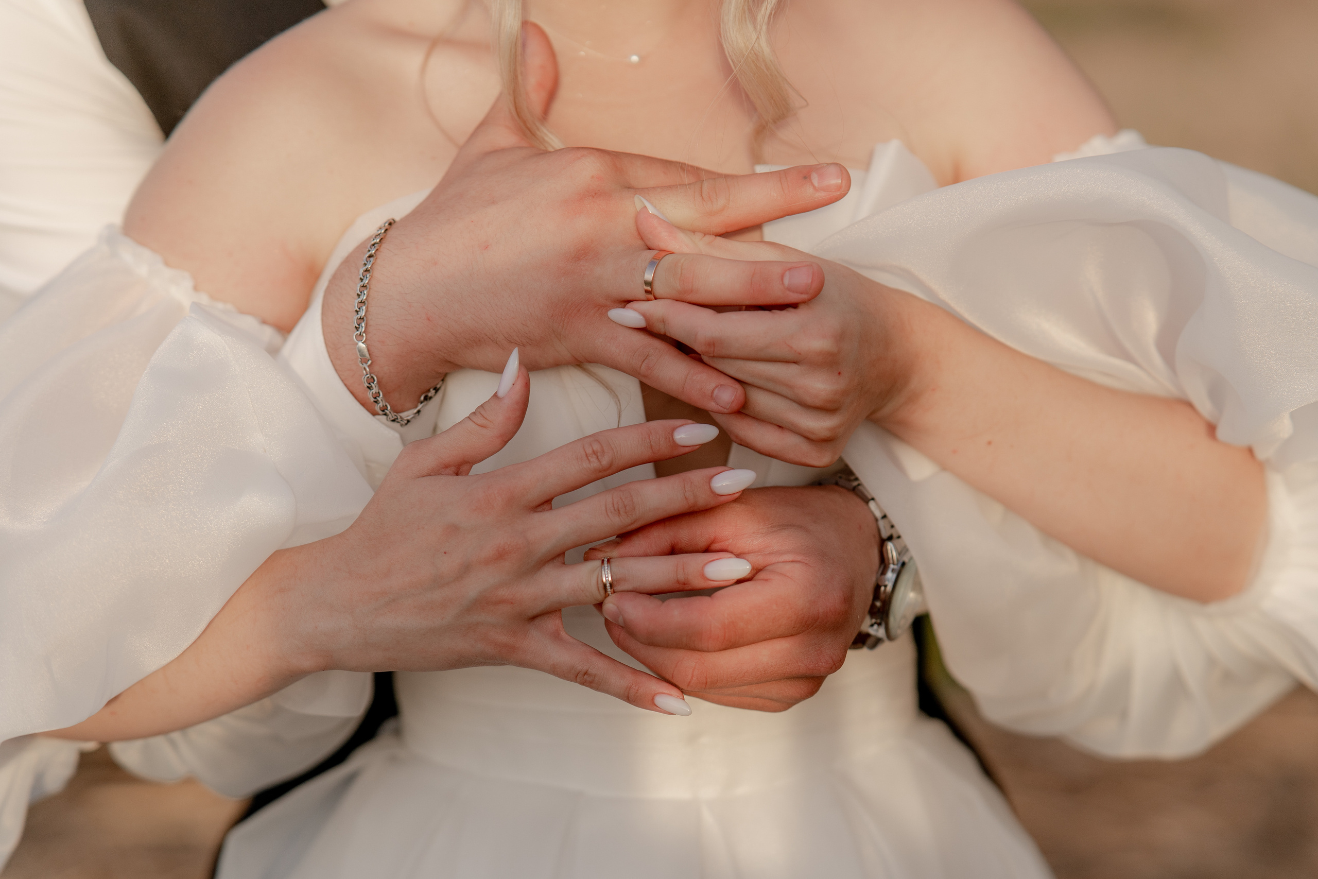 Летняя выездная свадебная регистрация в Санкт-Петербурге. Свадебный фотограф Александр Невский в Санкт-Петербурге