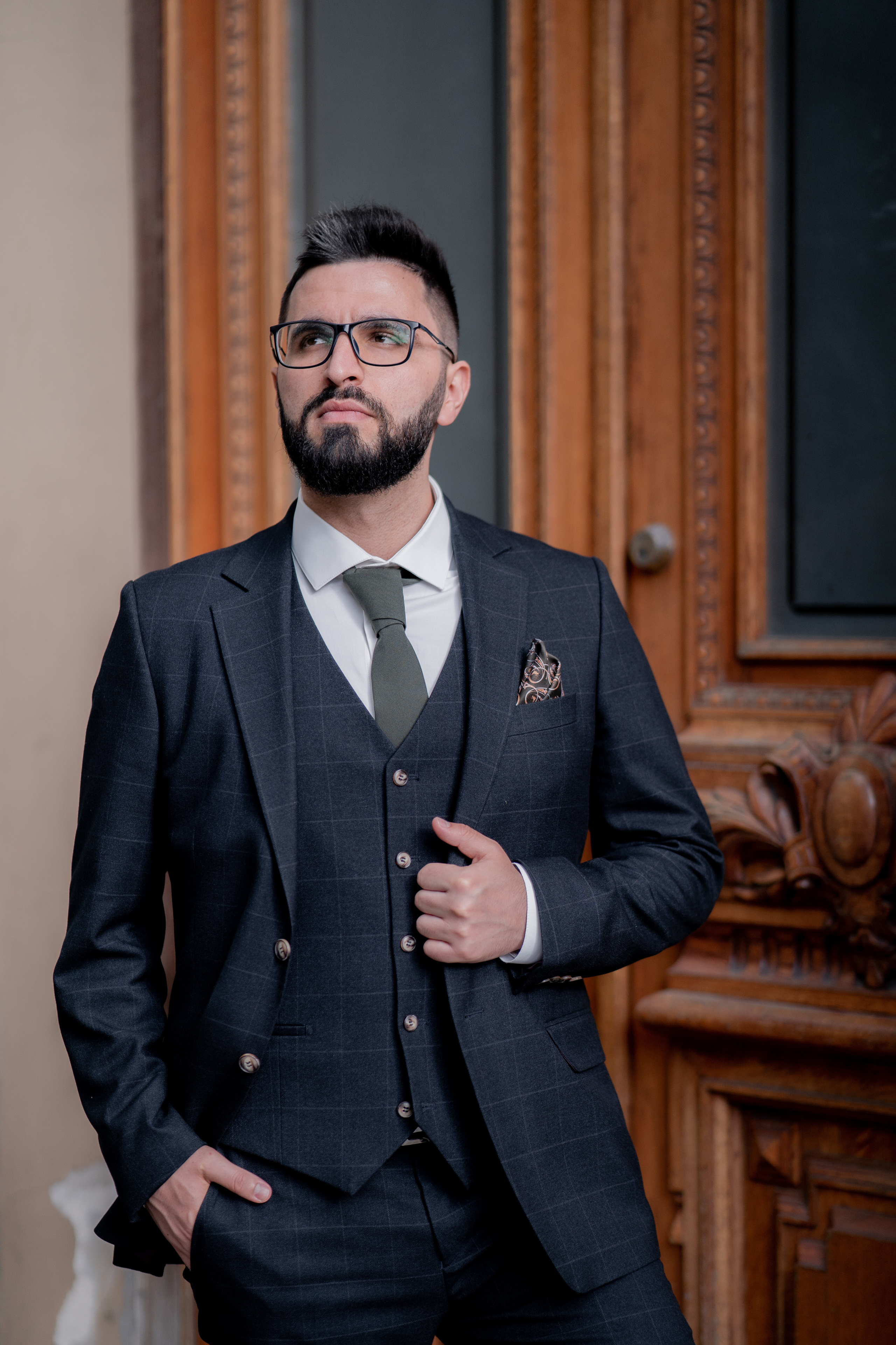 Летняя свадебная фотосессия на закате в Санкт-Петербурге. Свадебный фотограф Александр Невский в Санкт-Петербурге