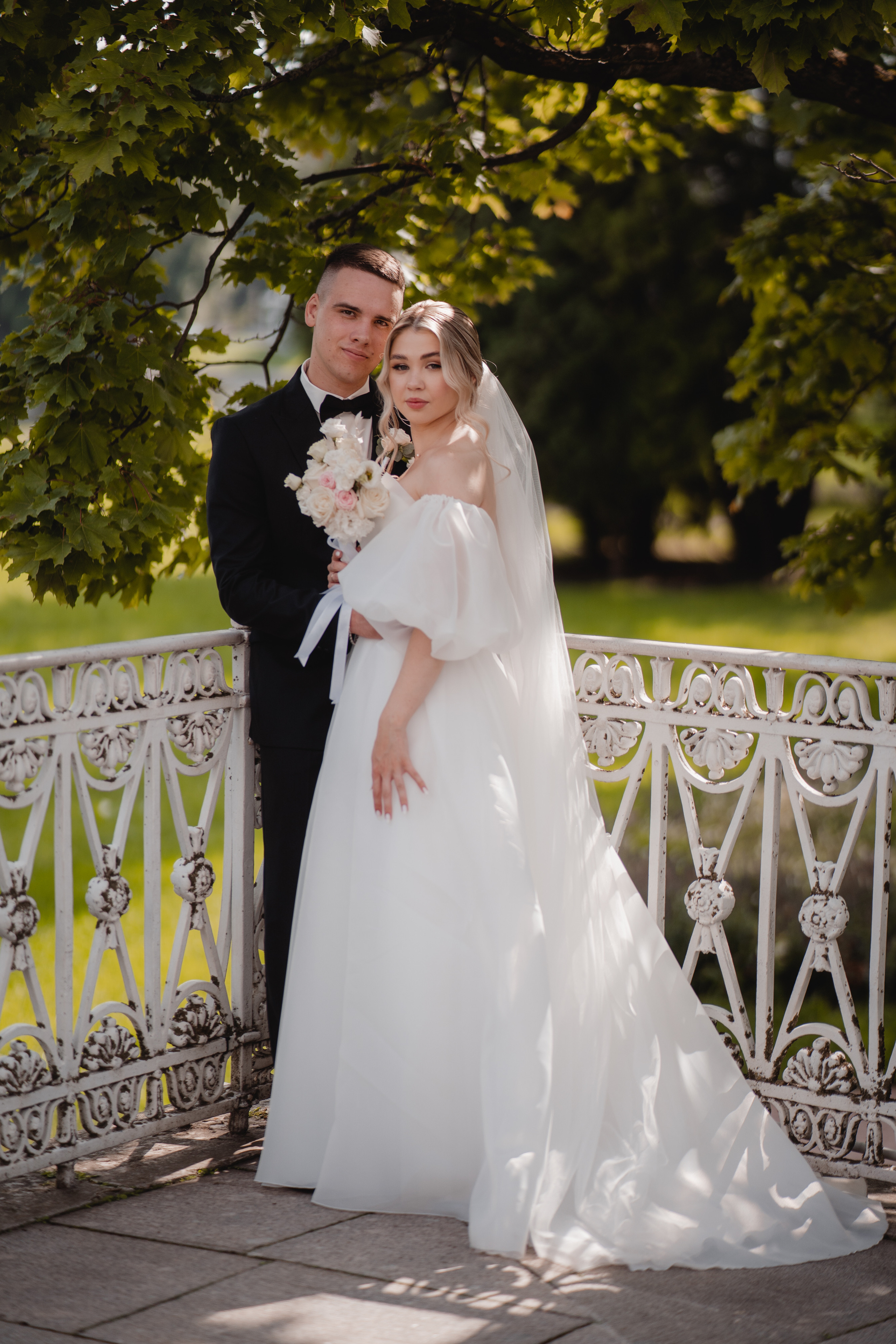 Летняя выездная свадебная регистрация в Санкт-Петербурге. Свадебный фотограф Александр Невский в Санкт-Петербурге