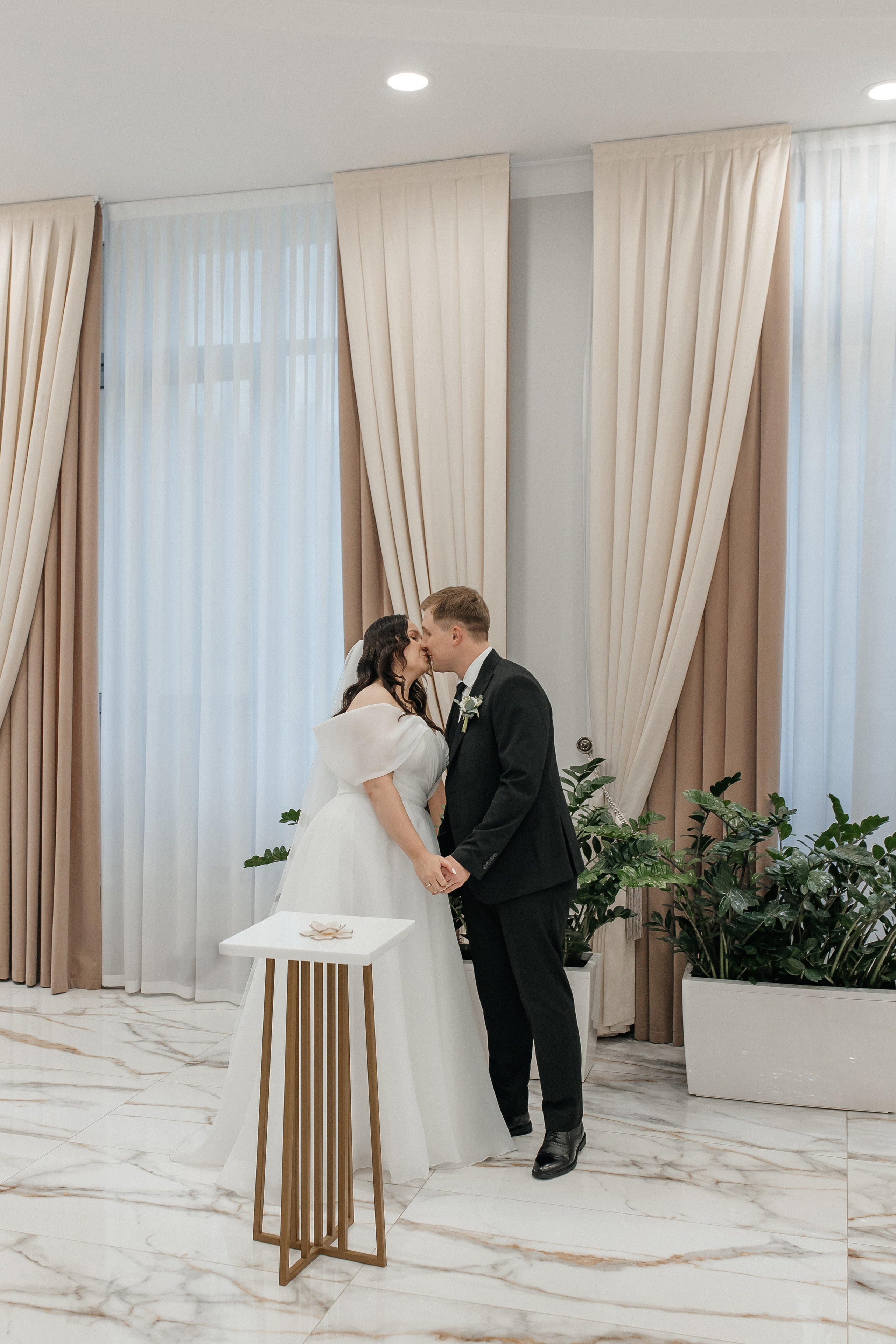 Регистрация брака в Шипиловском Дворце бракосочетания. Свадебный фотограф в Москве Дарья Олендарёва