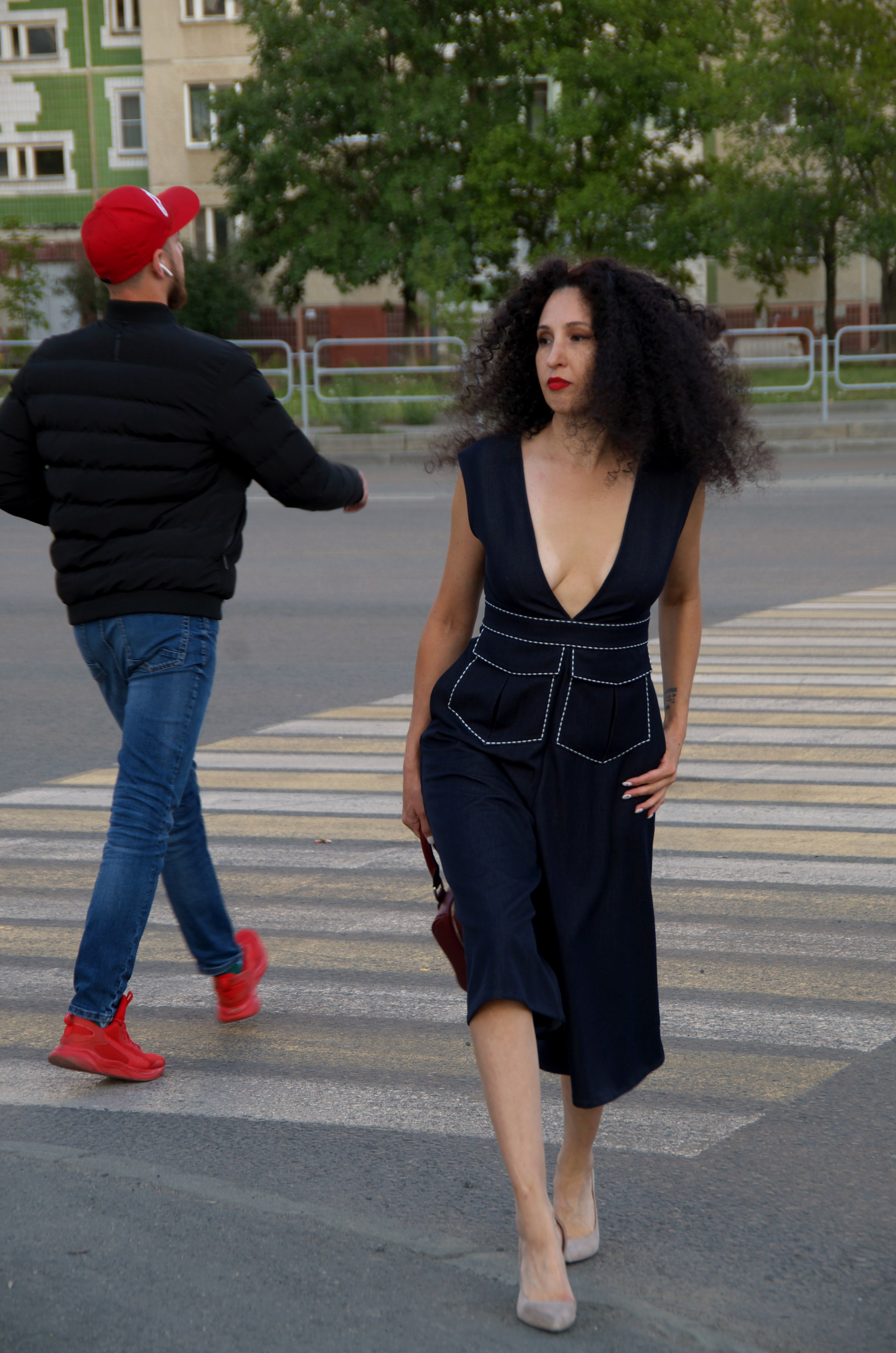 Женский портрет: стрит. Фотограф Марина Доглядная Челябинск фотосессии с лошадьми, мотоциклами