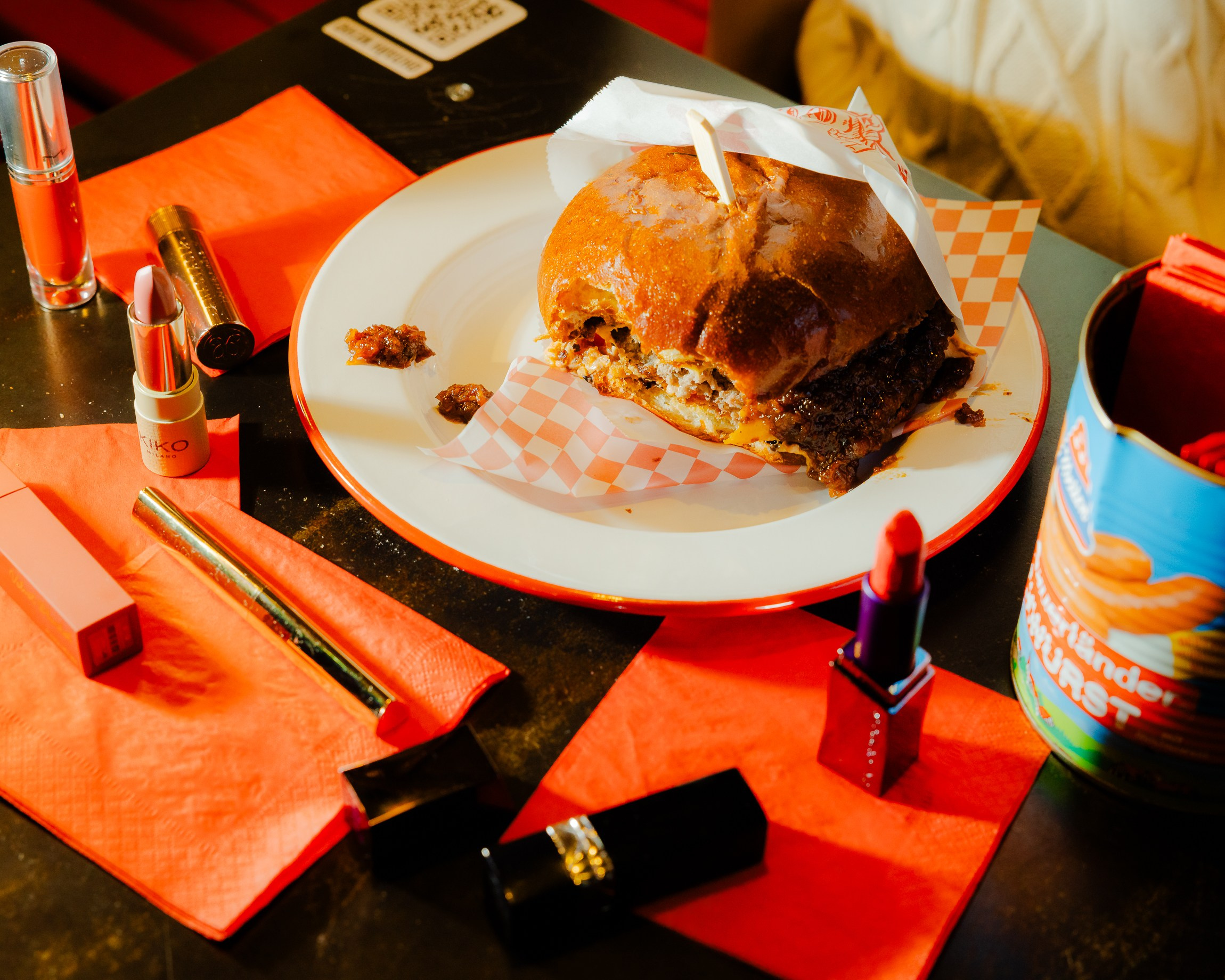 БУРГЕРЫ И ПОМАДА