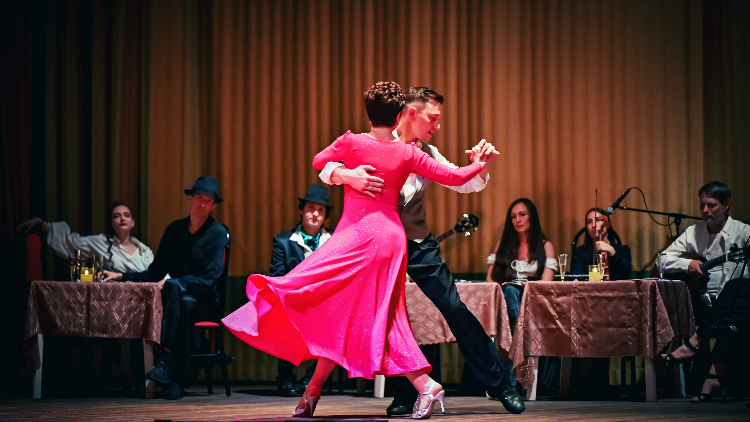 Фотосъемка танца. Фотограф в Москве, фотожурналист Александр Малахов