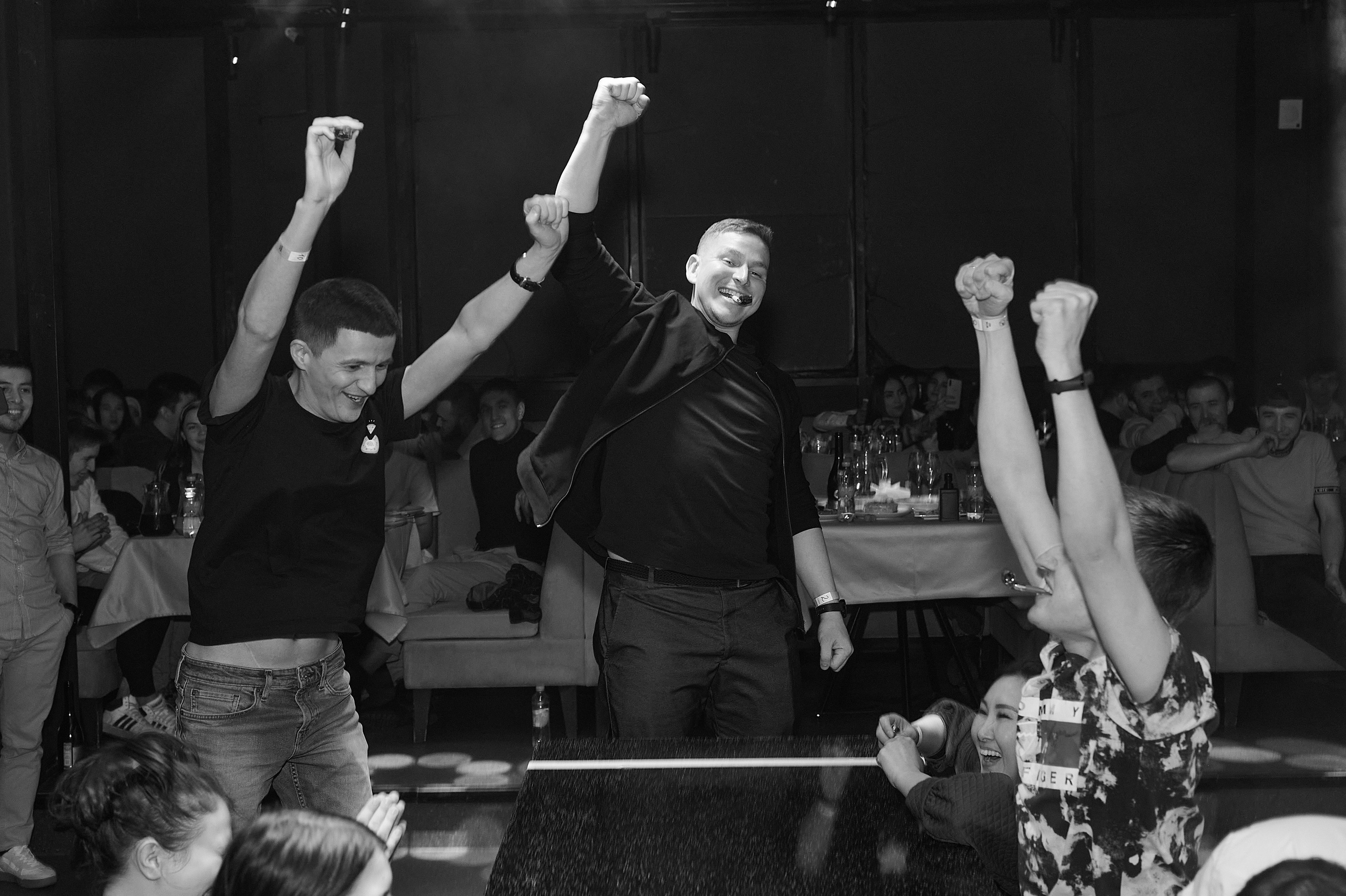 Репортажная съёмка корпоратива в ночном клубе