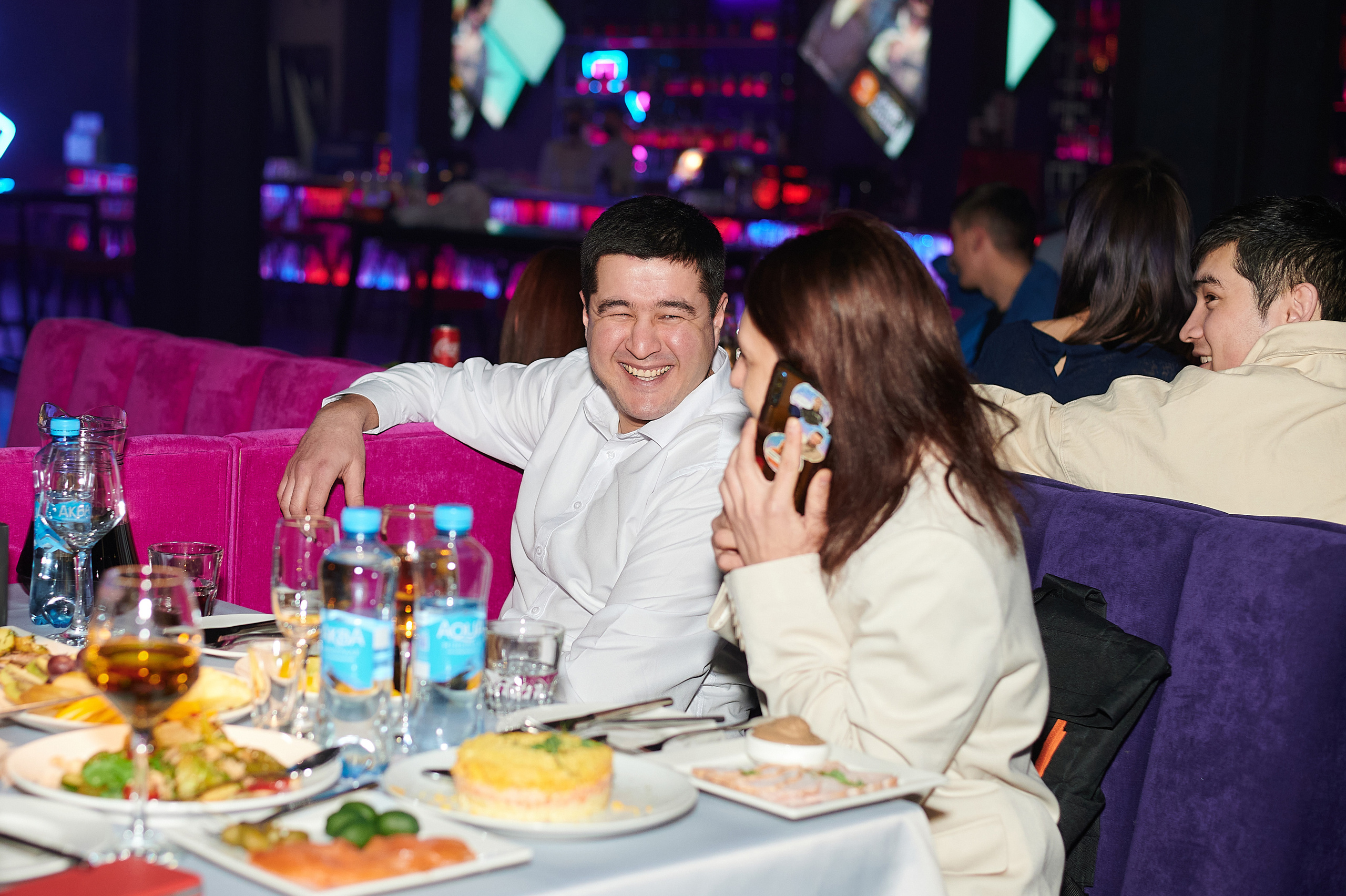 Репортажная съёмка корпоратива в ночном клубе