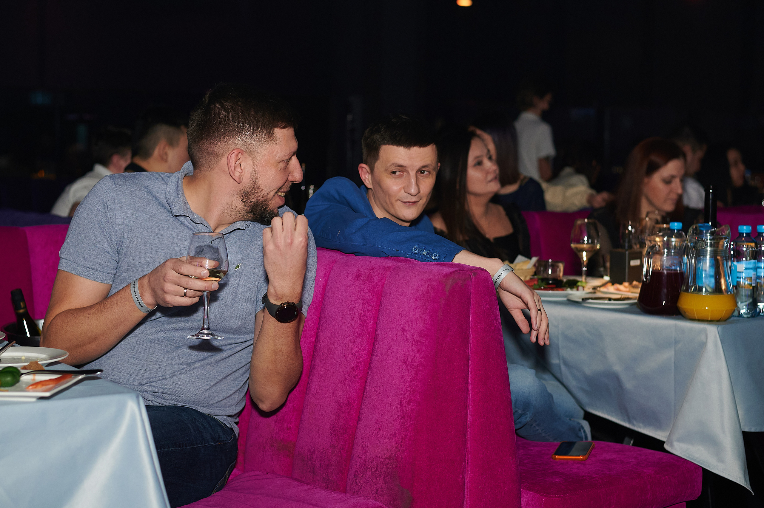 Репортажная съёмка корпоратива в ночном клубе