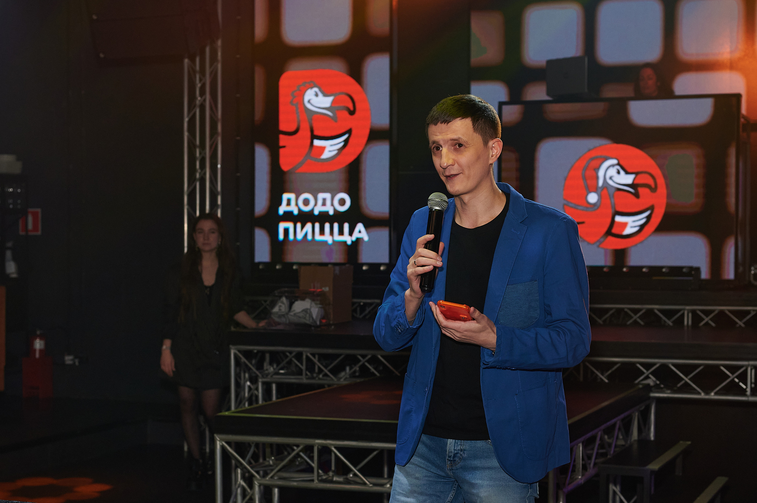 Репортажная съёмка корпоратива в ночном клубе