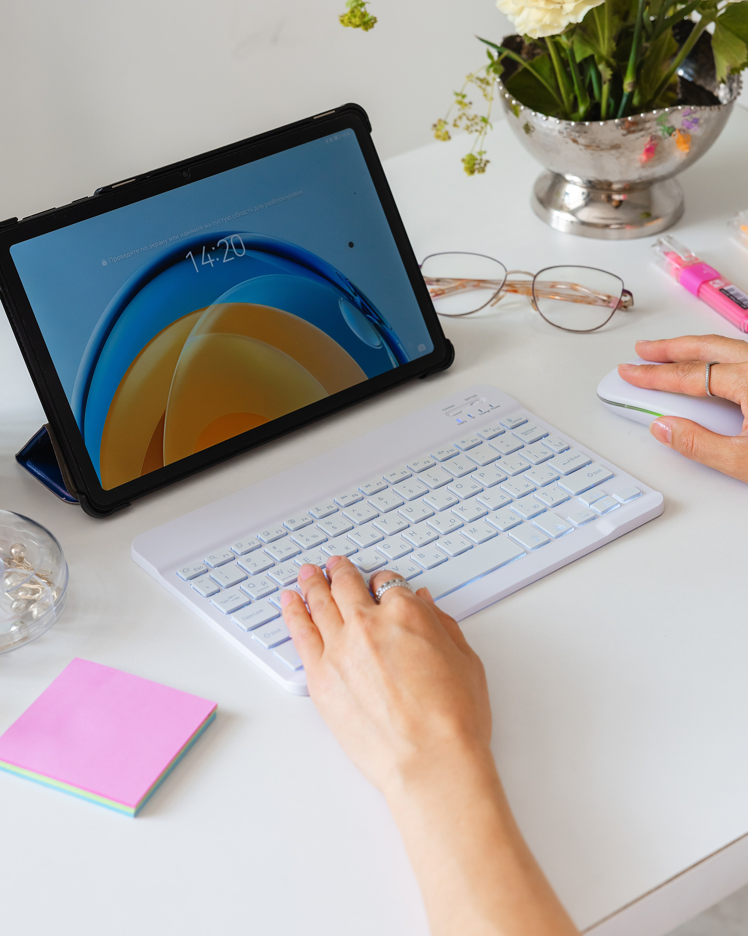 WB: Клавиатуры и чехлы. Фотограф и видеограф в Улан-Удэ: Аюна Габагуева и Артём Шаханов